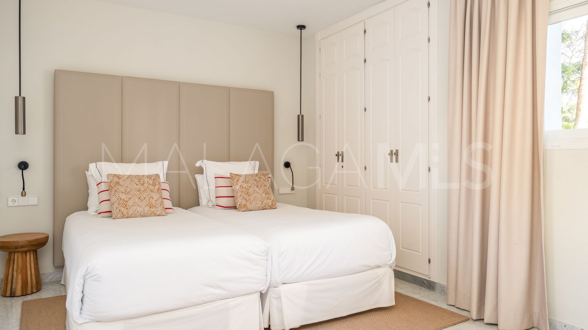 Atico duplex a la venta de 4 bedrooms in Puente Romano