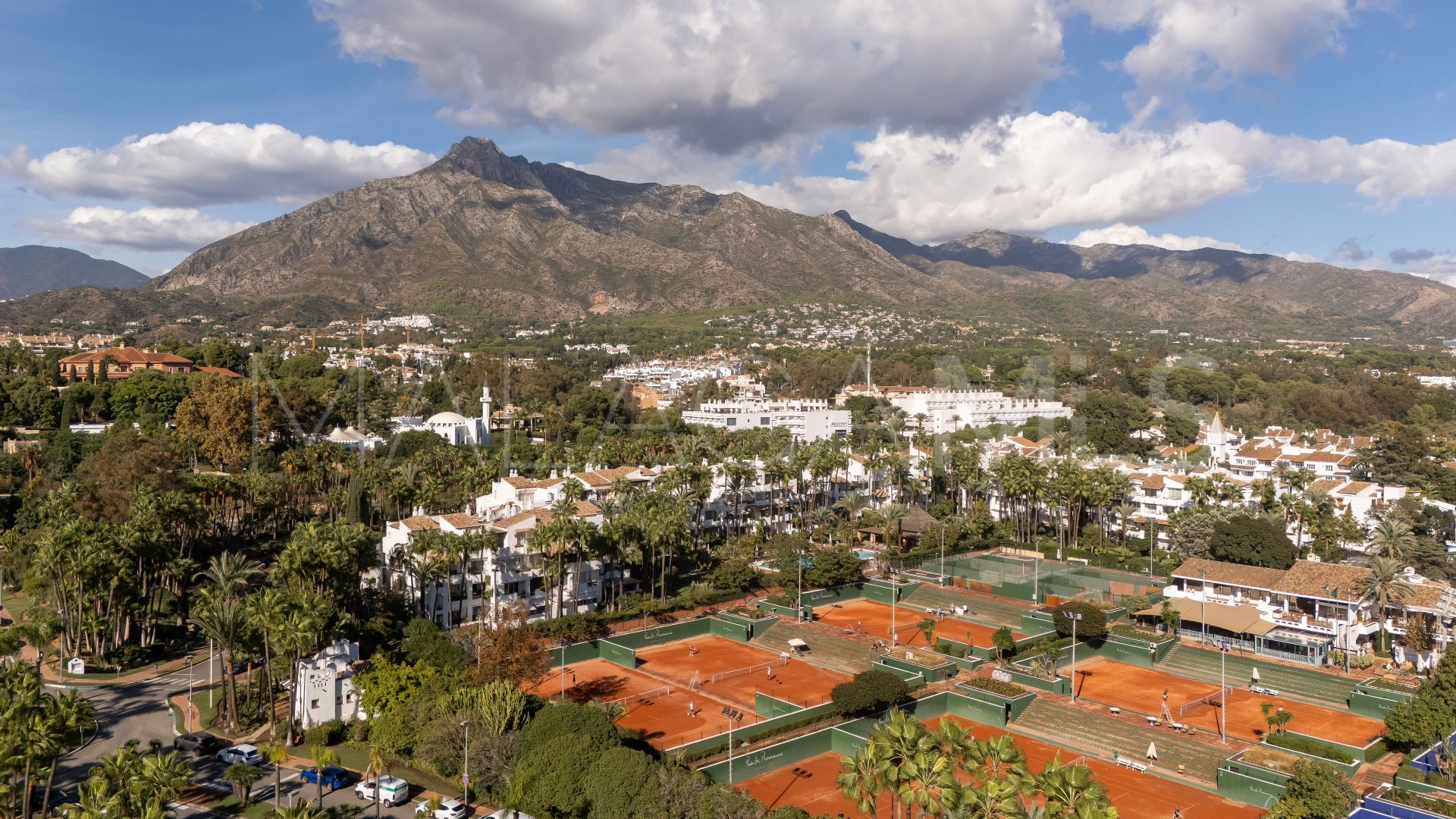 Atico duplex a la venta de 4 bedrooms in Puente Romano