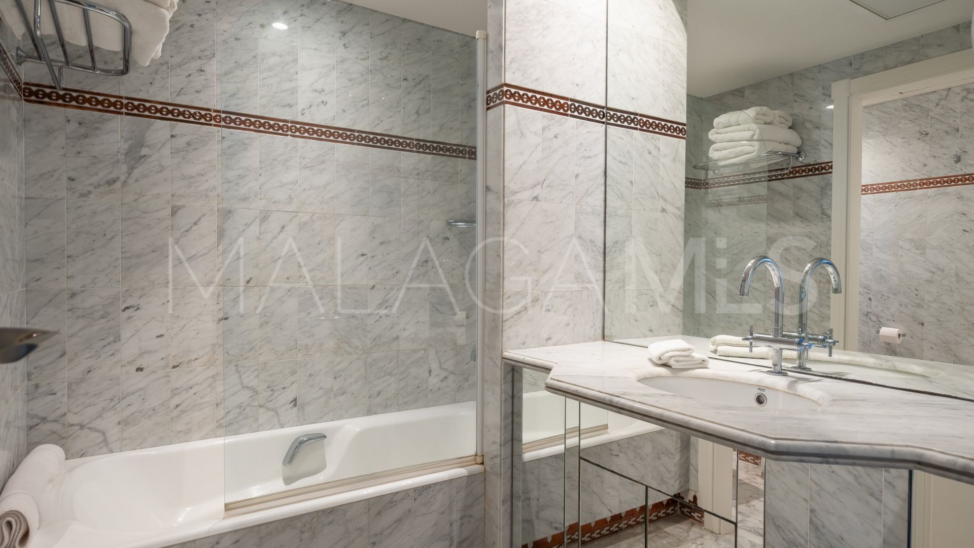 Atico duplex a la venta de 4 bedrooms in Puente Romano