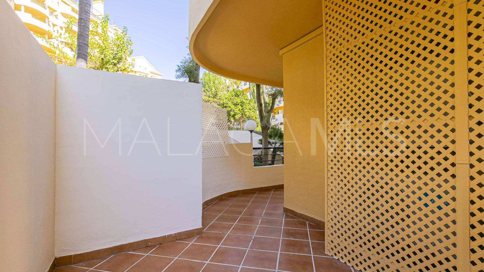 Buy duplex in Nueva Andalucia