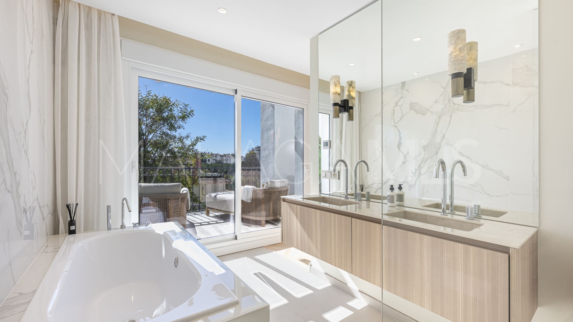 Radhus for sale in Altos de Salamanca