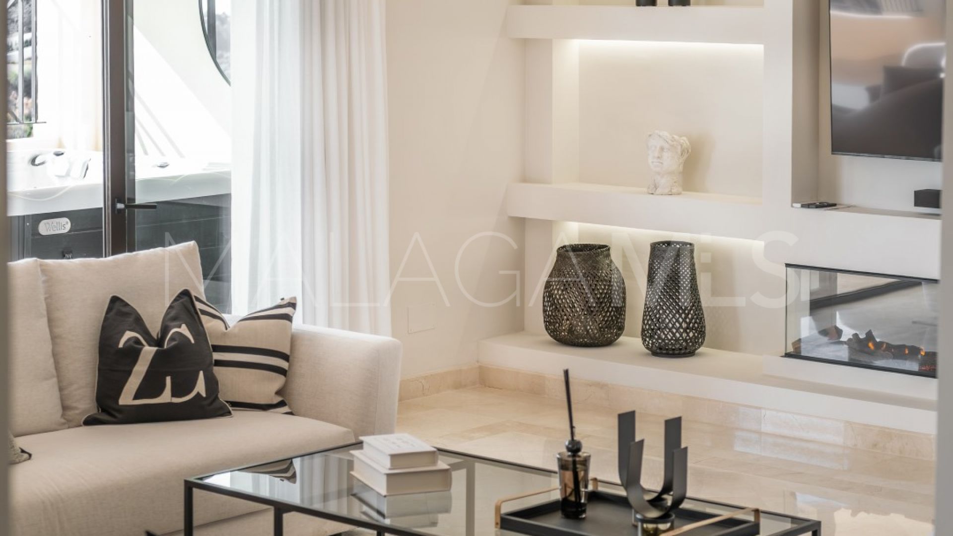 Aloha Park duplex penthouse for sale