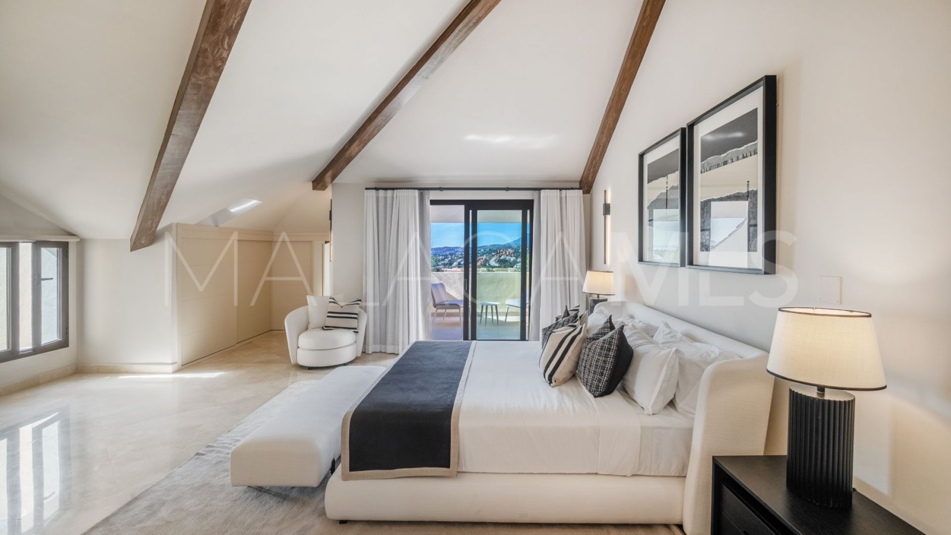 Aloha Park duplex penthouse for sale