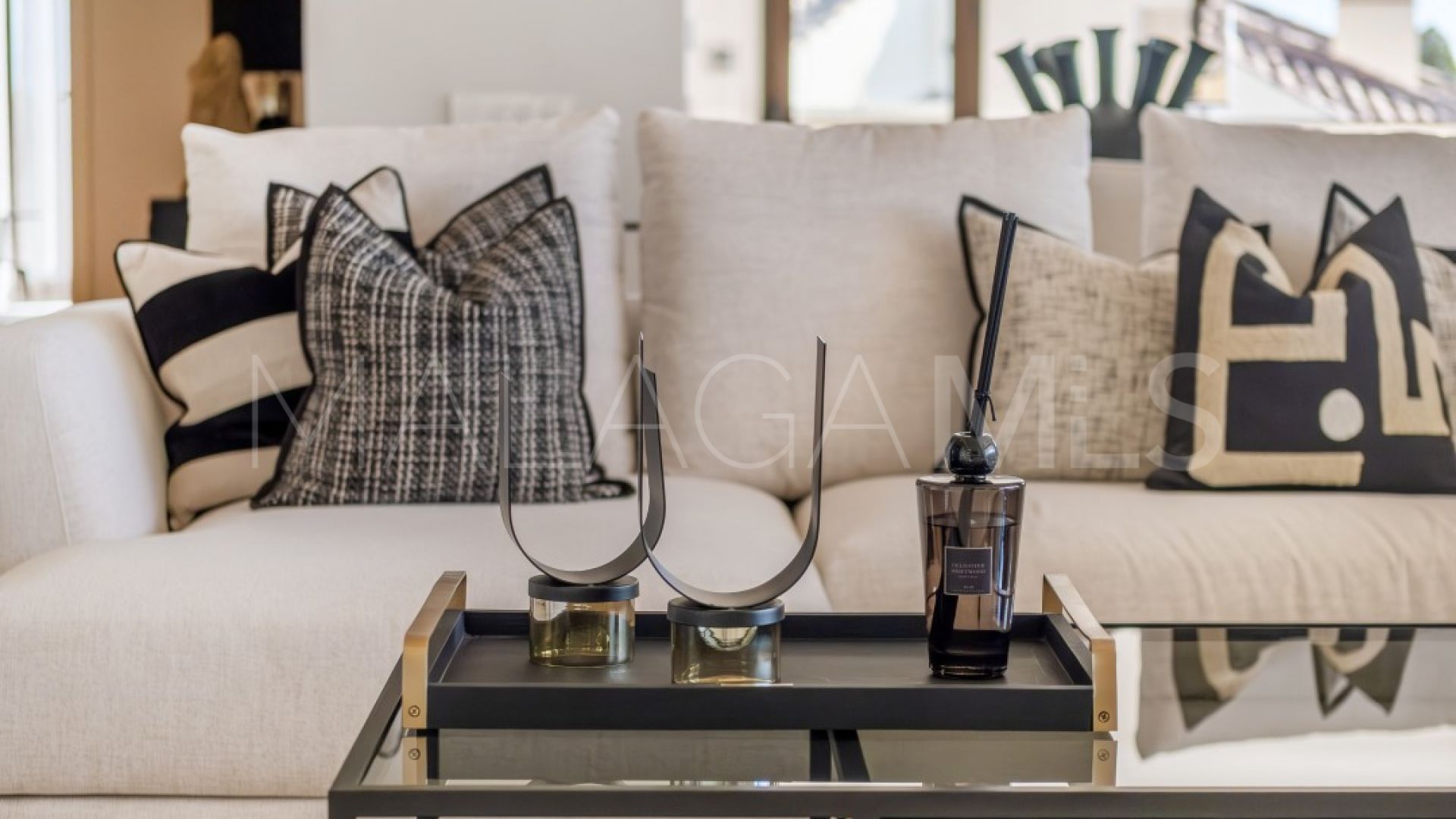 Aloha Park duplex penthouse for sale