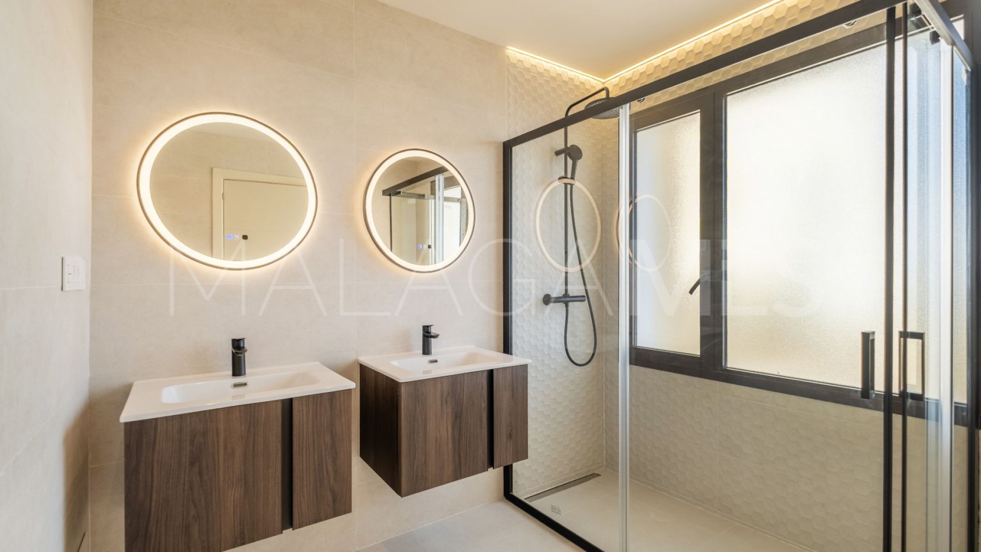 Aloha Park duplex penthouse for sale