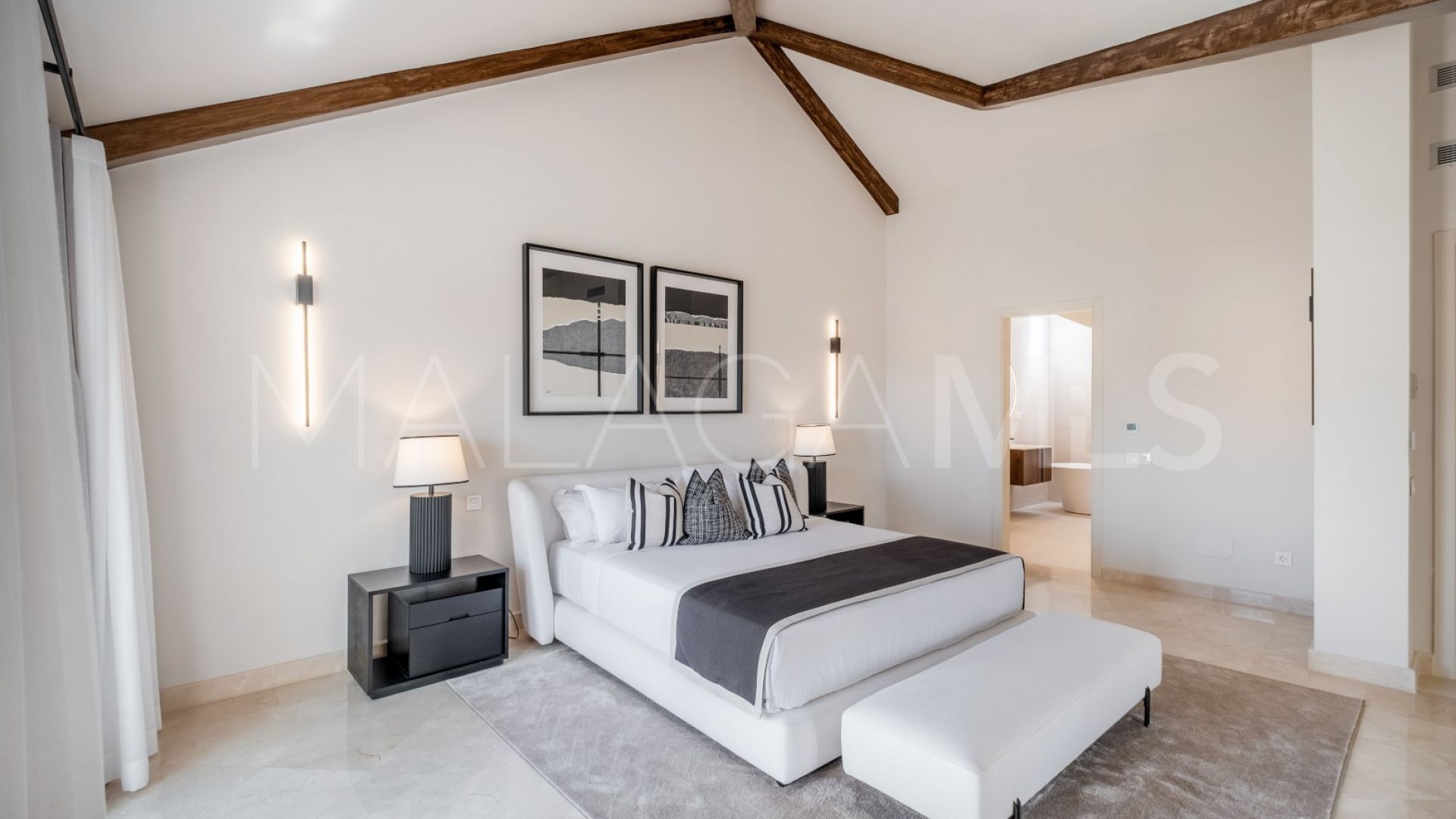 Aloha Park duplex penthouse for sale