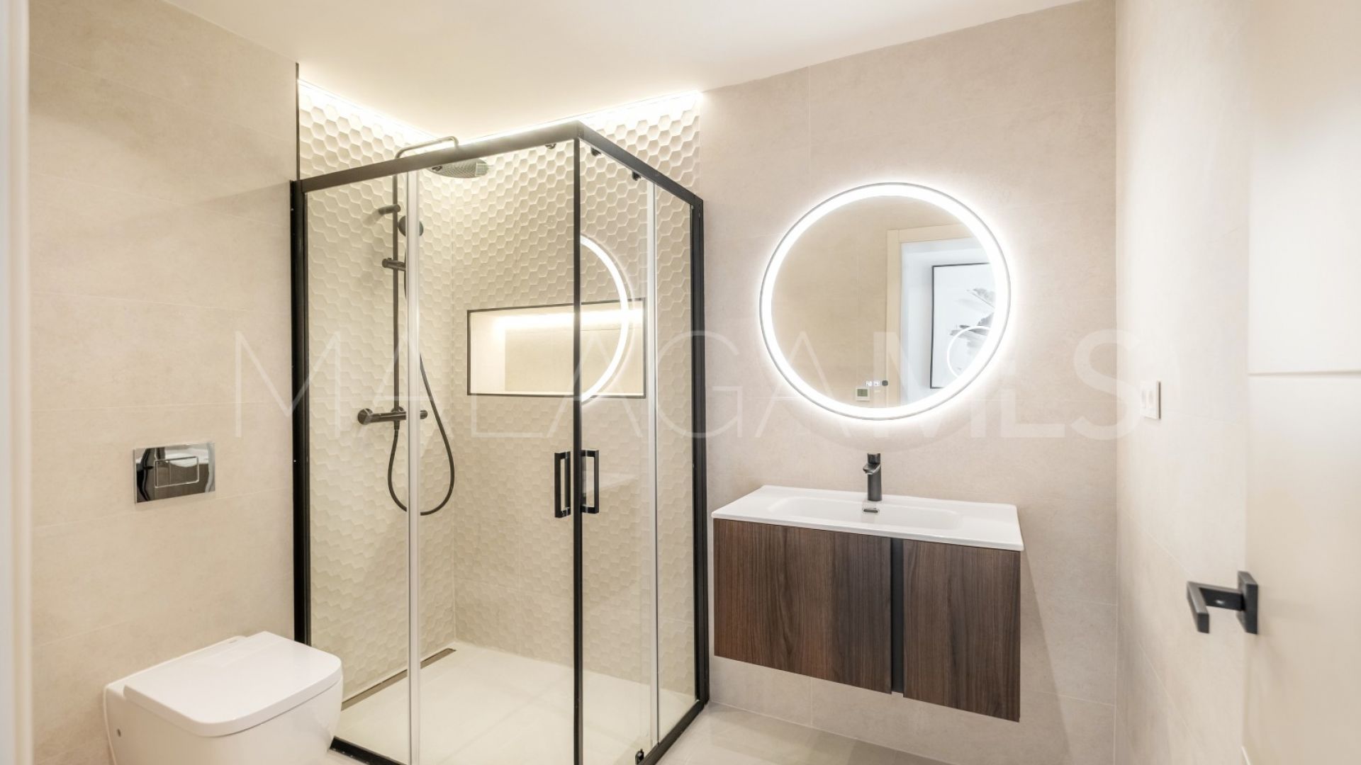 Aloha Park duplex penthouse for sale