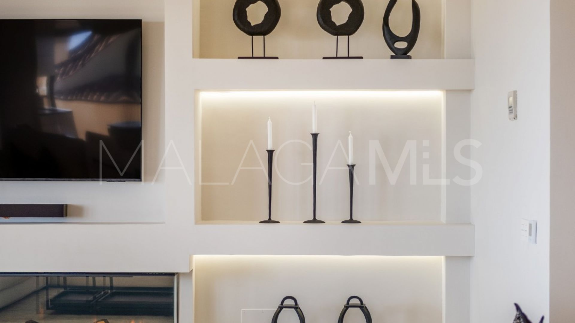 Aloha Park duplex penthouse for sale