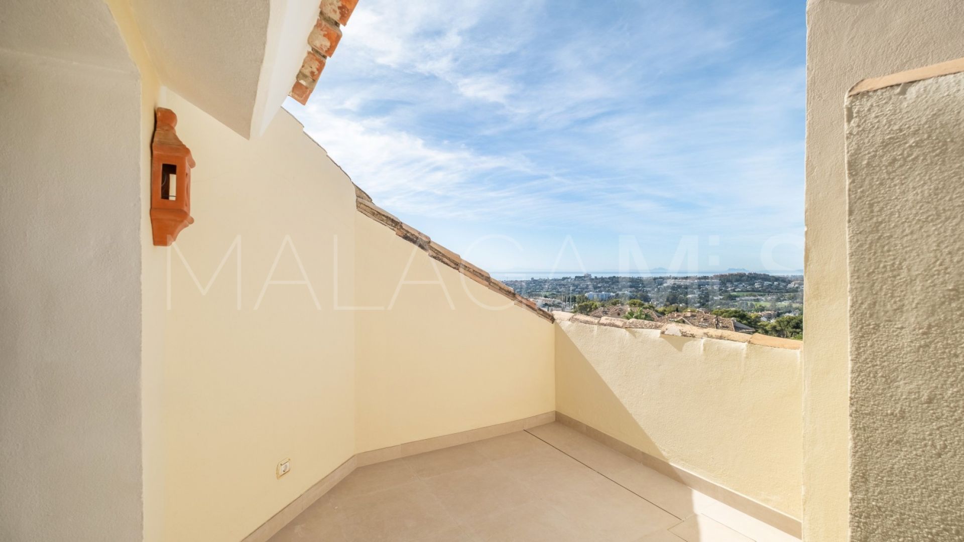 Aloha Park duplex penthouse for sale