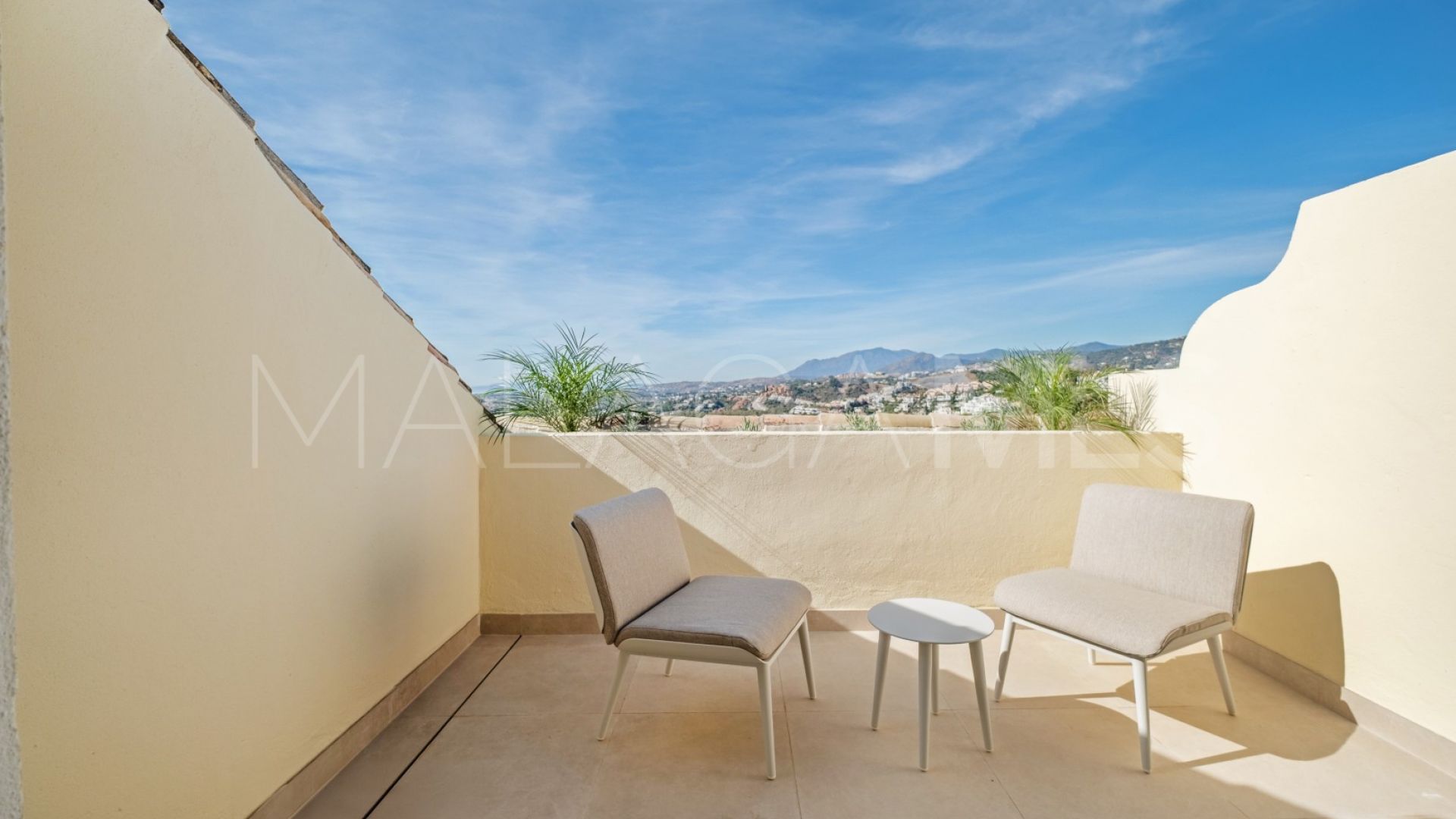 Aloha Park duplex penthouse for sale