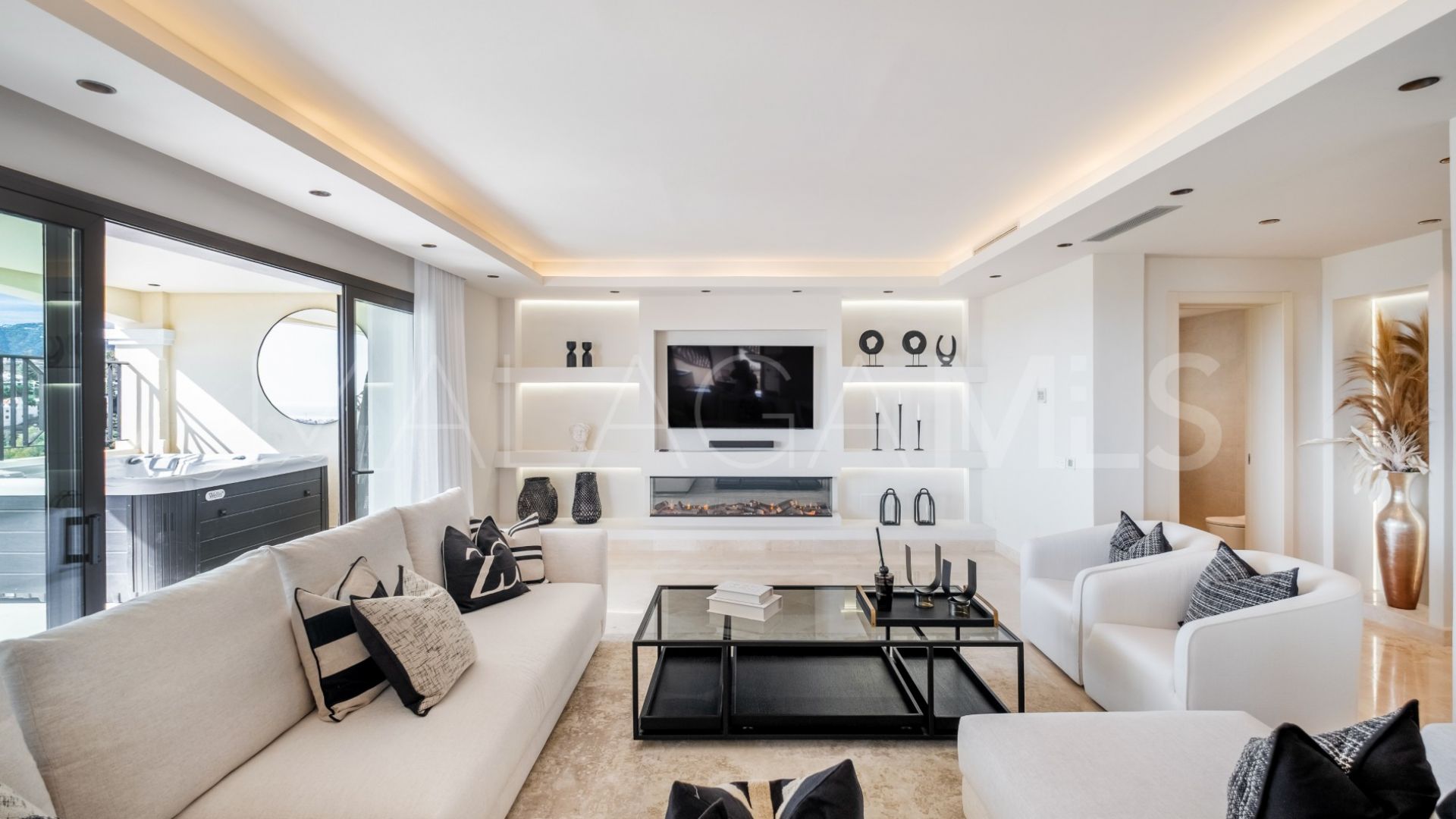 Aloha Park duplex penthouse for sale