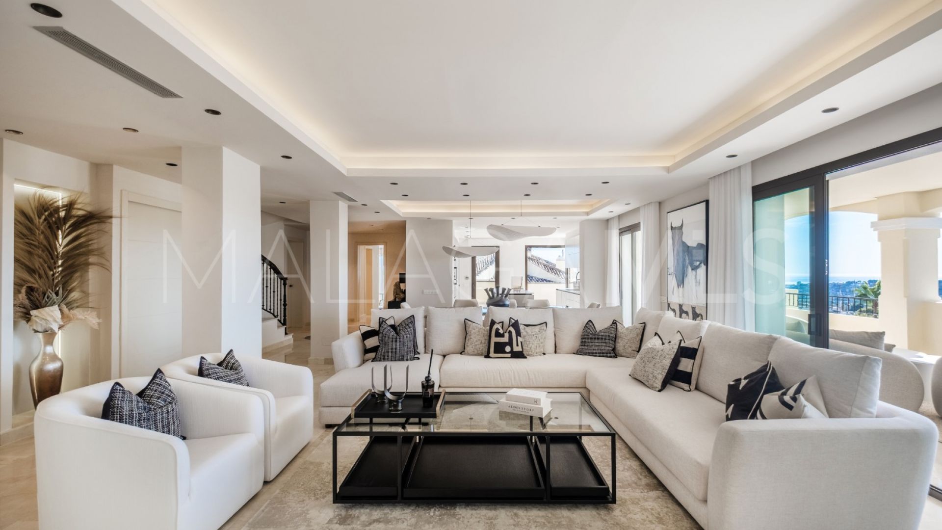 Aloha Park duplex penthouse for sale