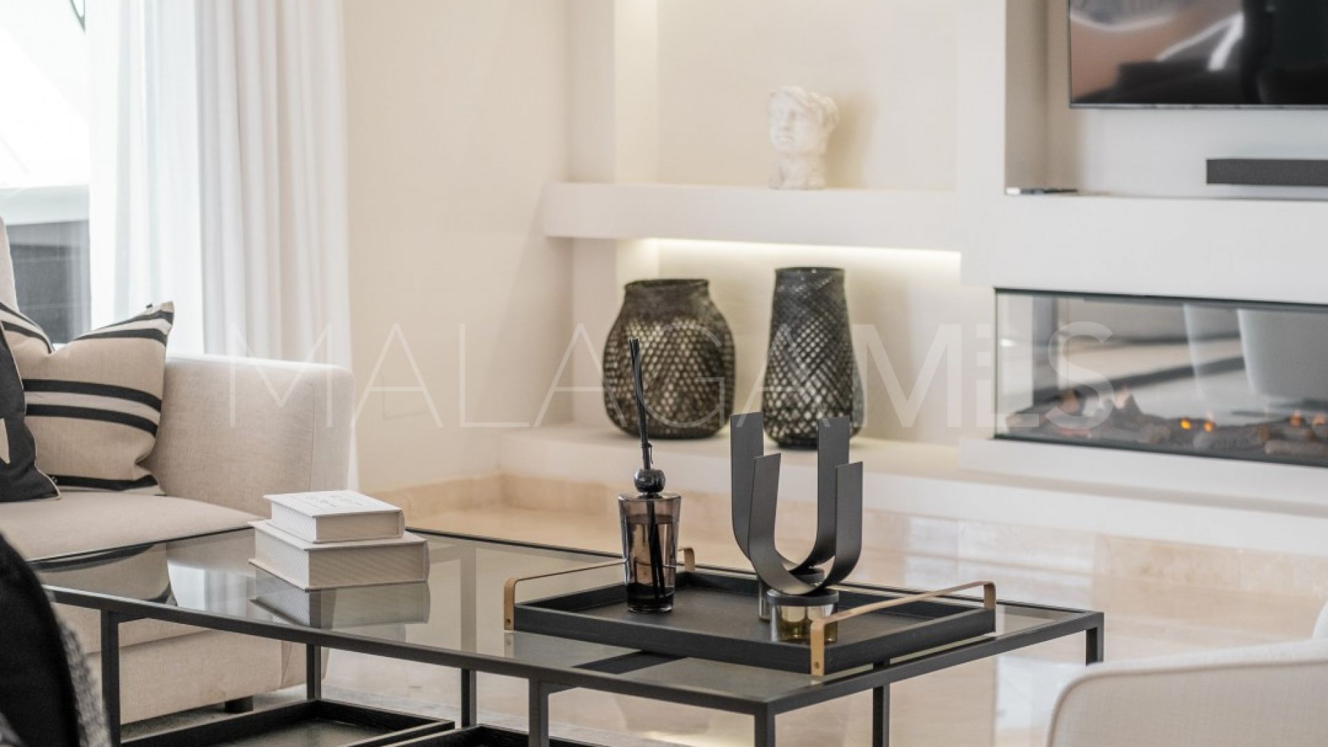 Aloha Park duplex penthouse for sale