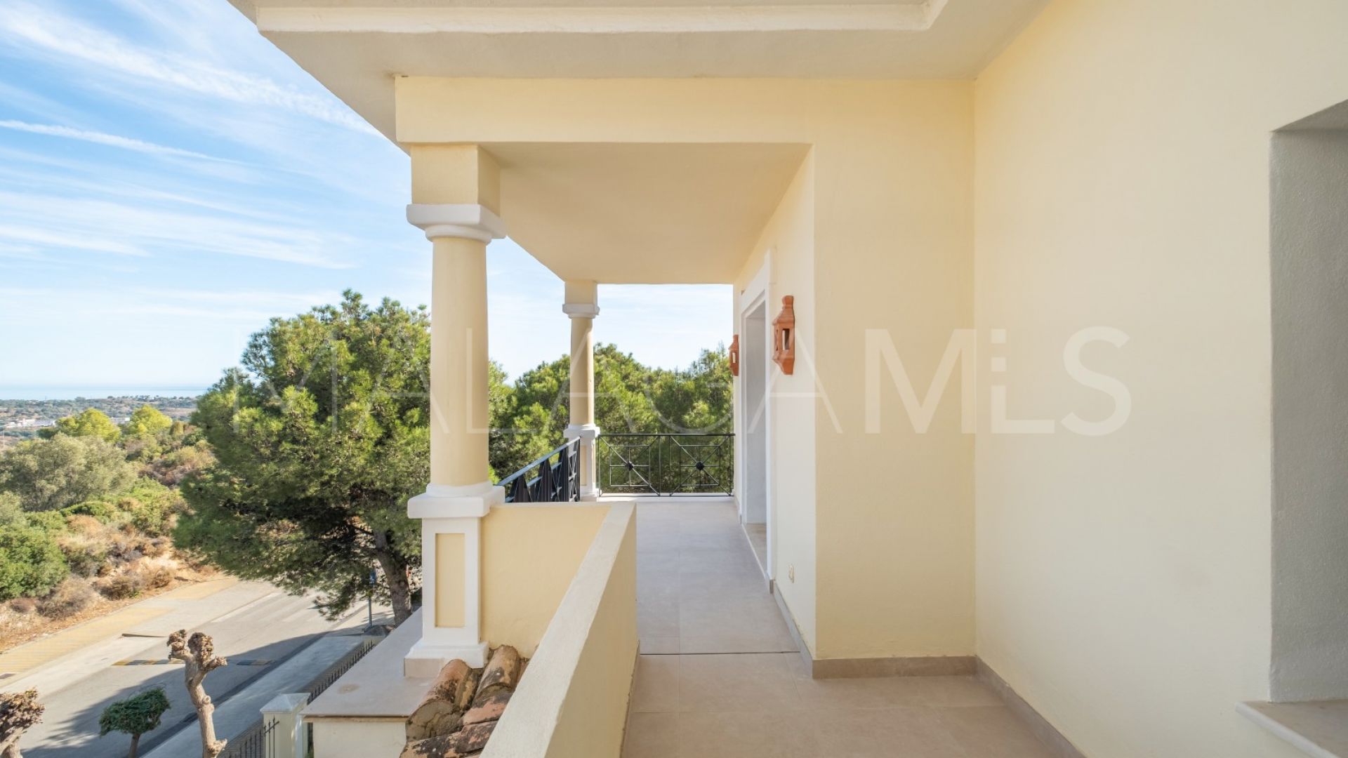 Aloha Park duplex penthouse for sale