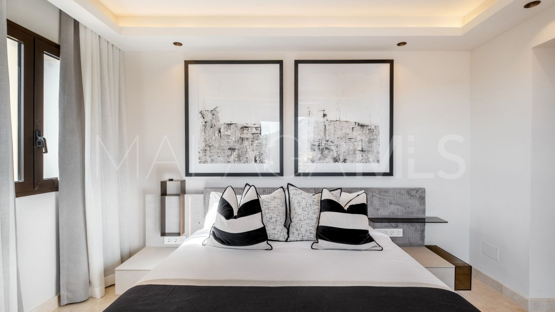 Aloha Park duplex penthouse for sale