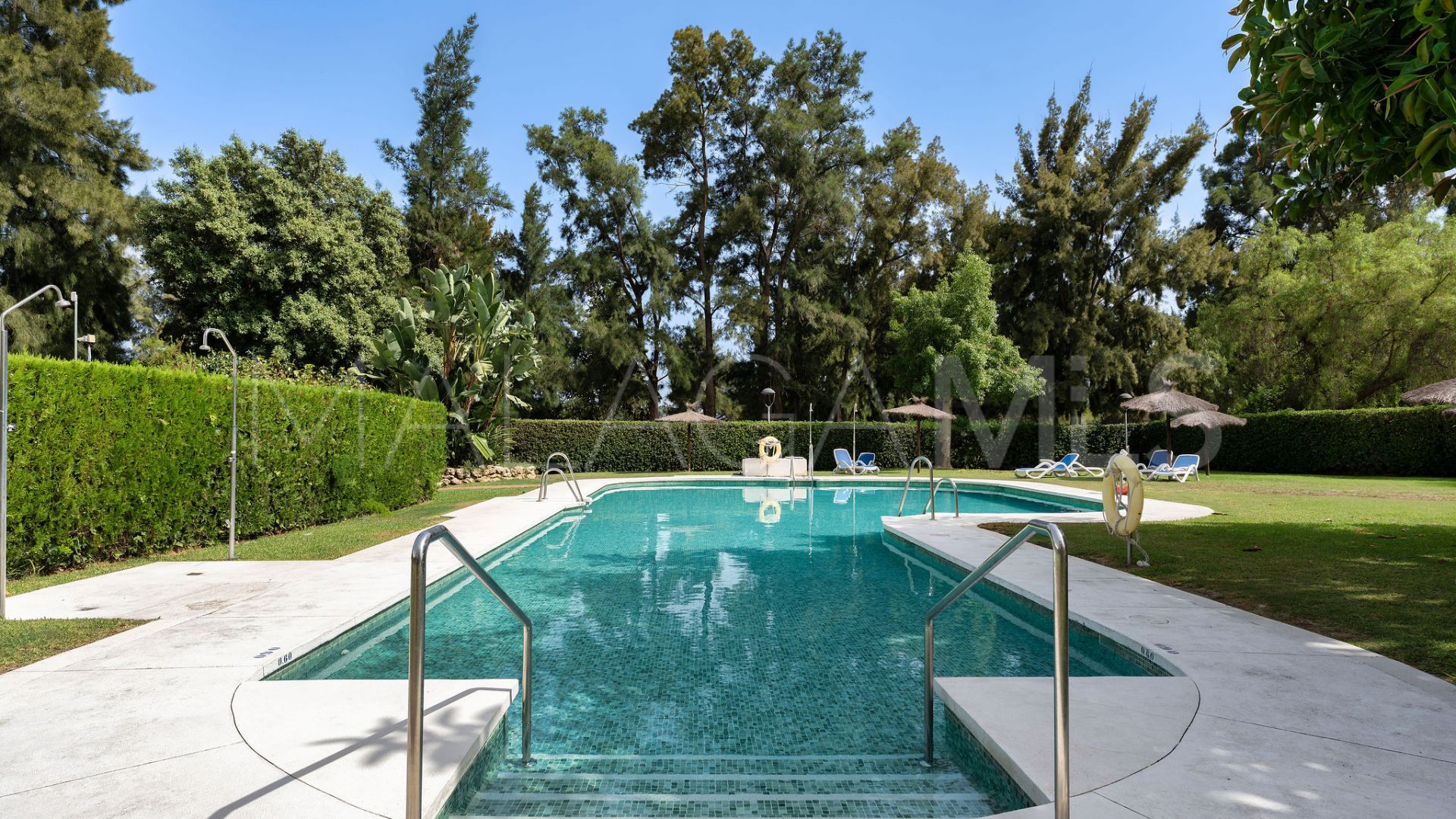 For sale duplex penthouse in La Quinta with 3 bedrooms