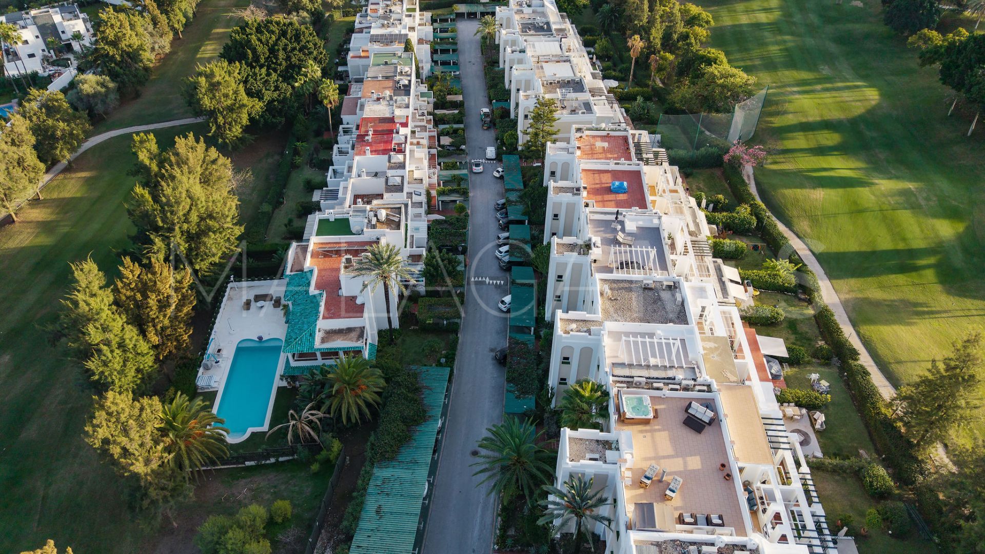 For sale duplex penthouse in La Quinta with 3 bedrooms