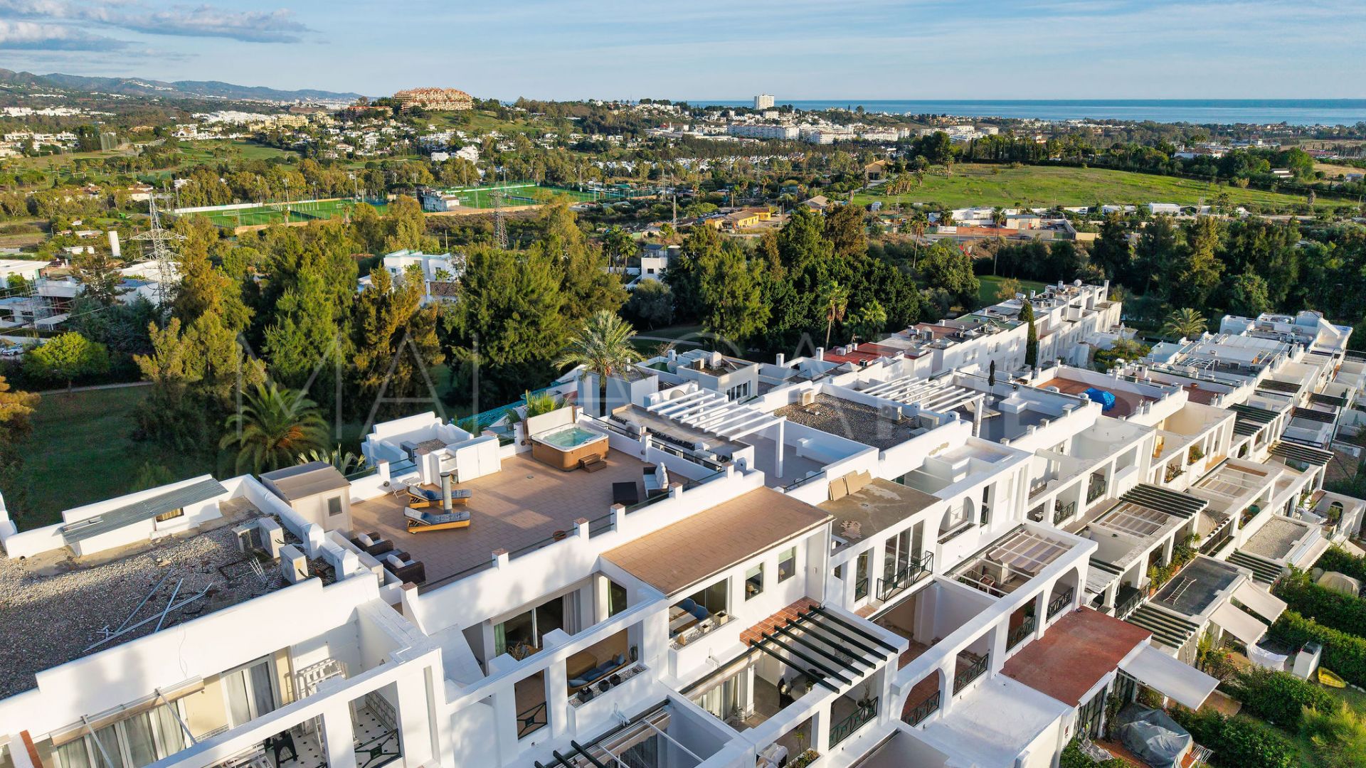 For sale duplex penthouse in La Quinta with 3 bedrooms