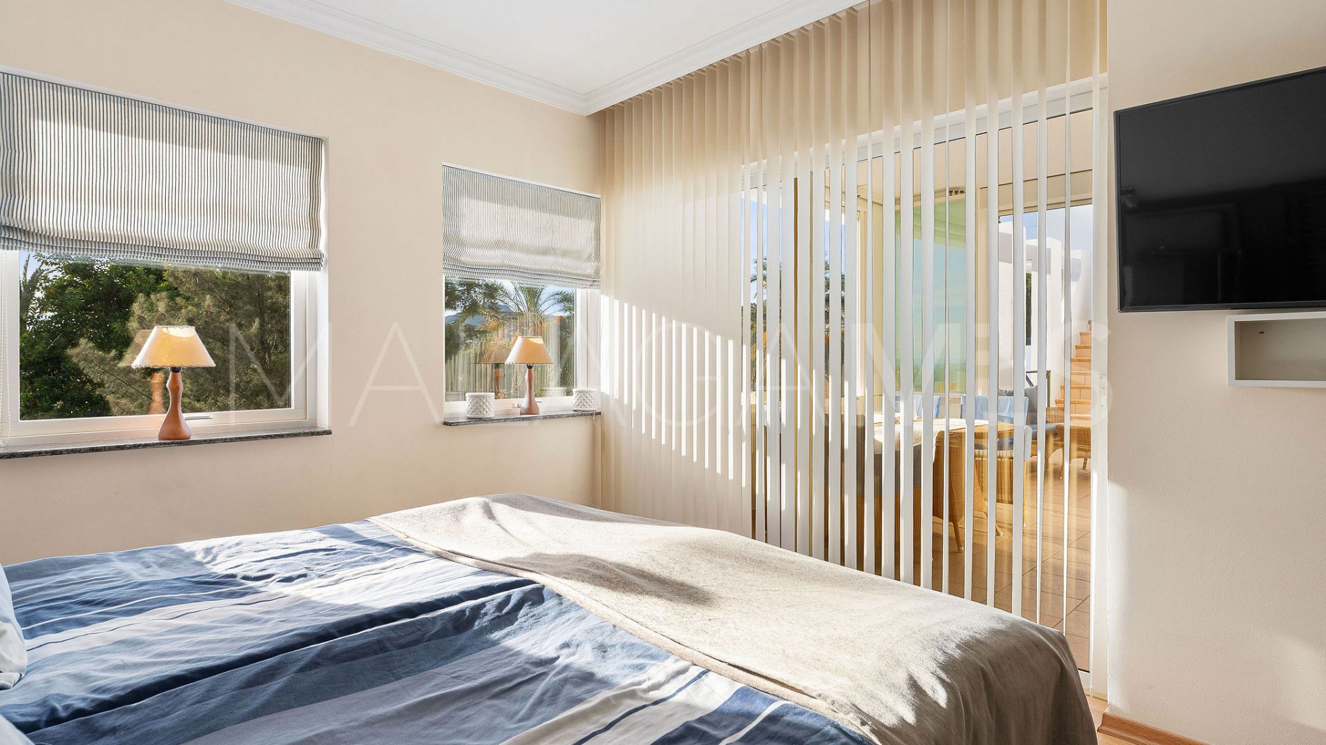 For sale duplex penthouse in La Quinta with 3 bedrooms