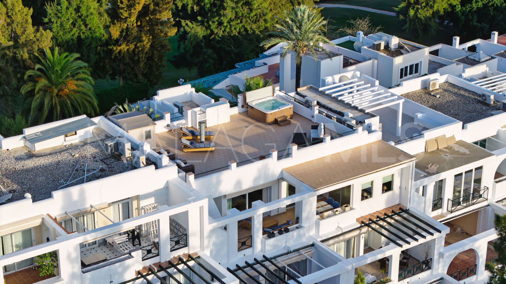 For sale duplex penthouse in La Quinta with 3 bedrooms