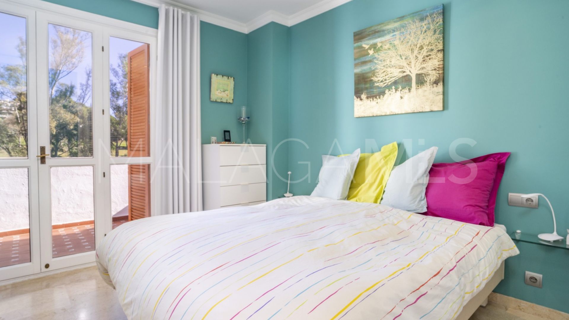 Takvåning for sale in Le Village