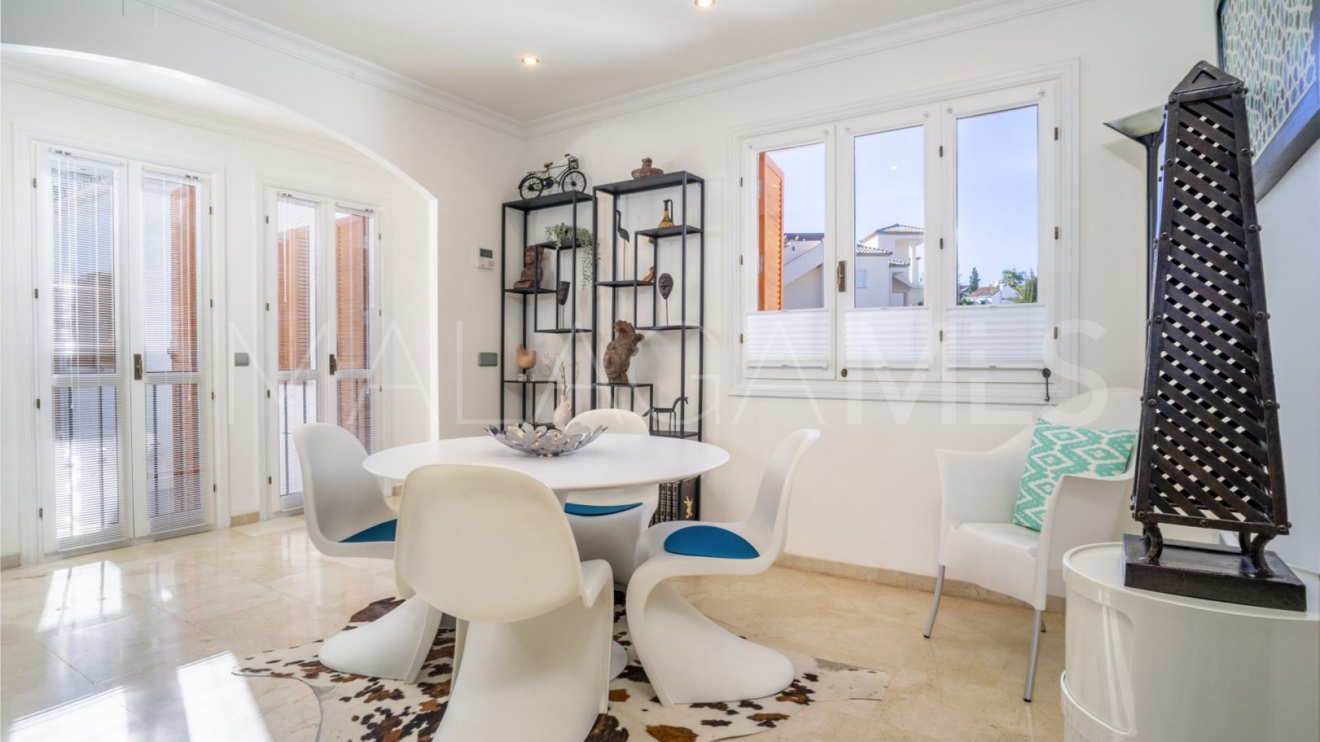 Takvåning for sale in Le Village