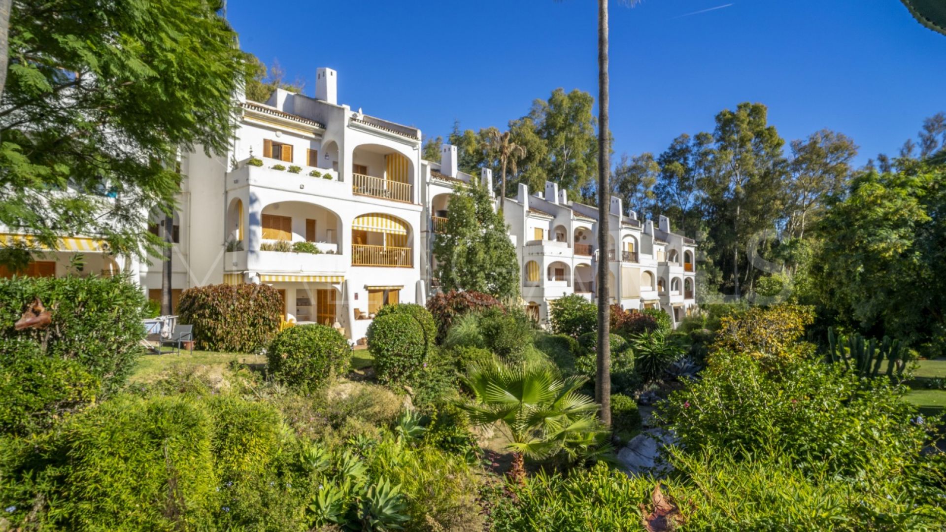 Takvåning for sale in Le Village