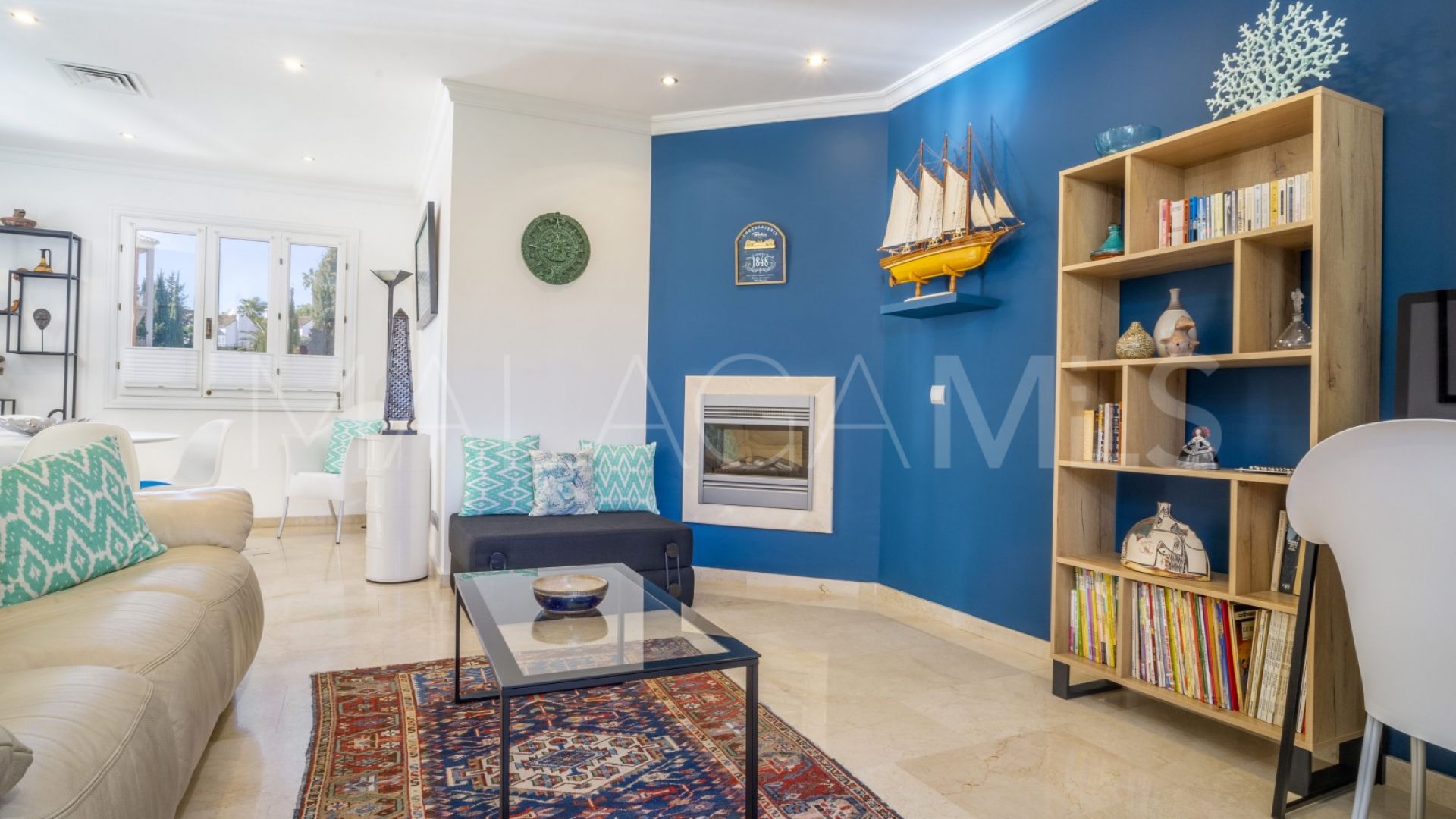 Takvåning for sale in Le Village