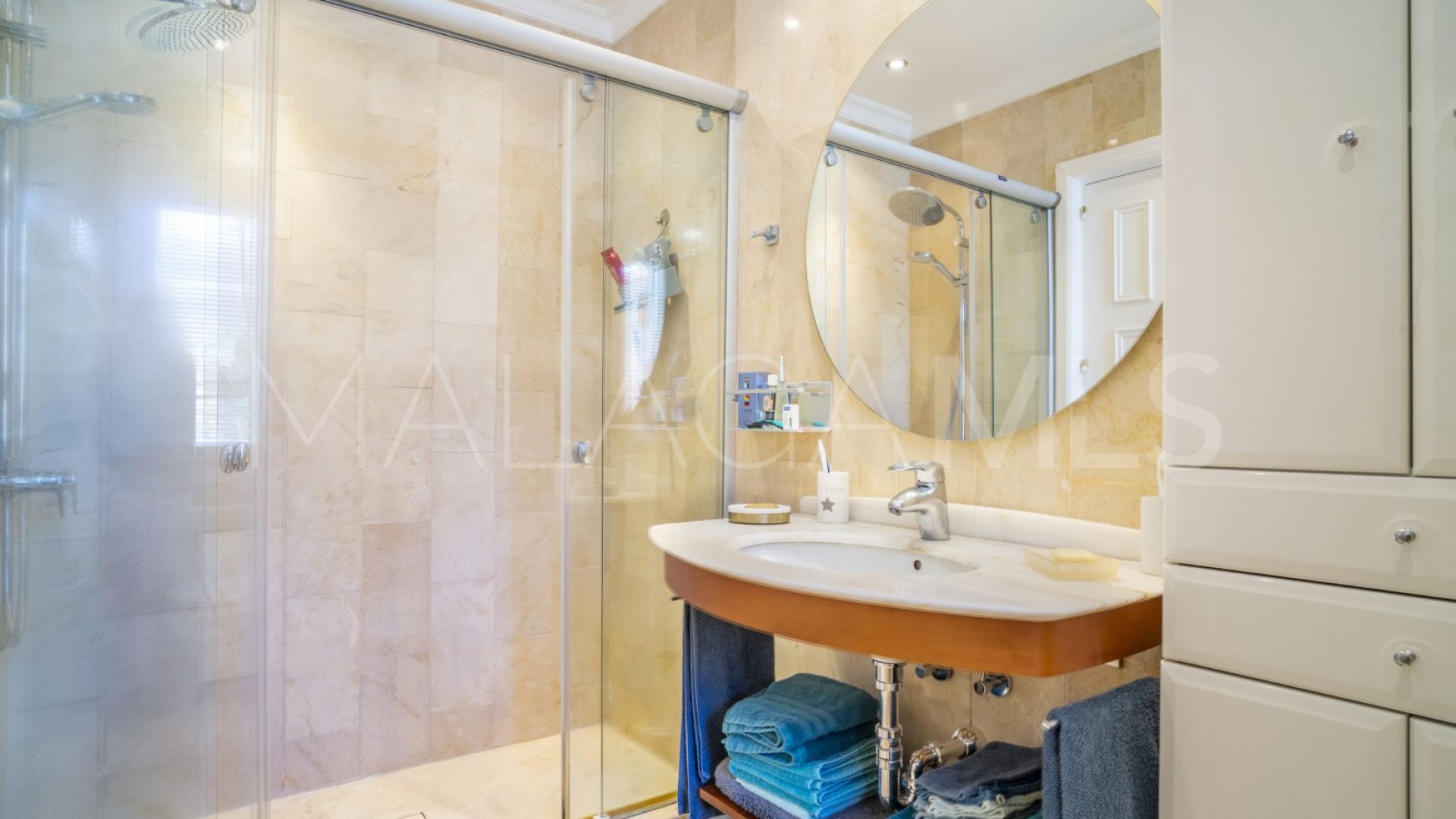 Takvåning for sale in Le Village