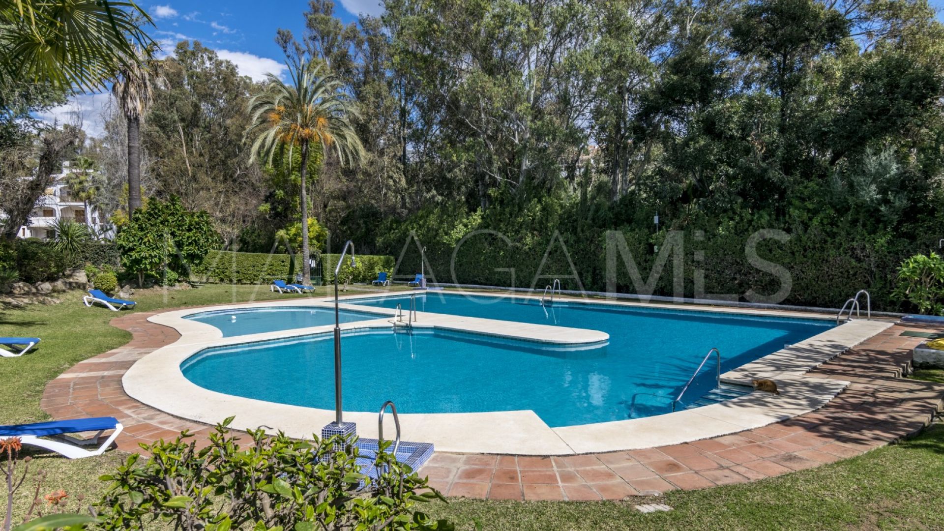 Takvåning for sale in Le Village