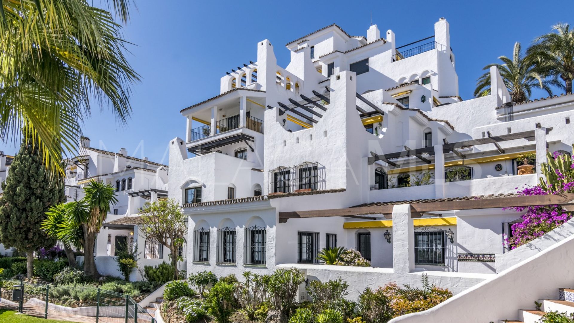 Aldea Blanca, apartamento planta baja a la venta de 3 bedrooms