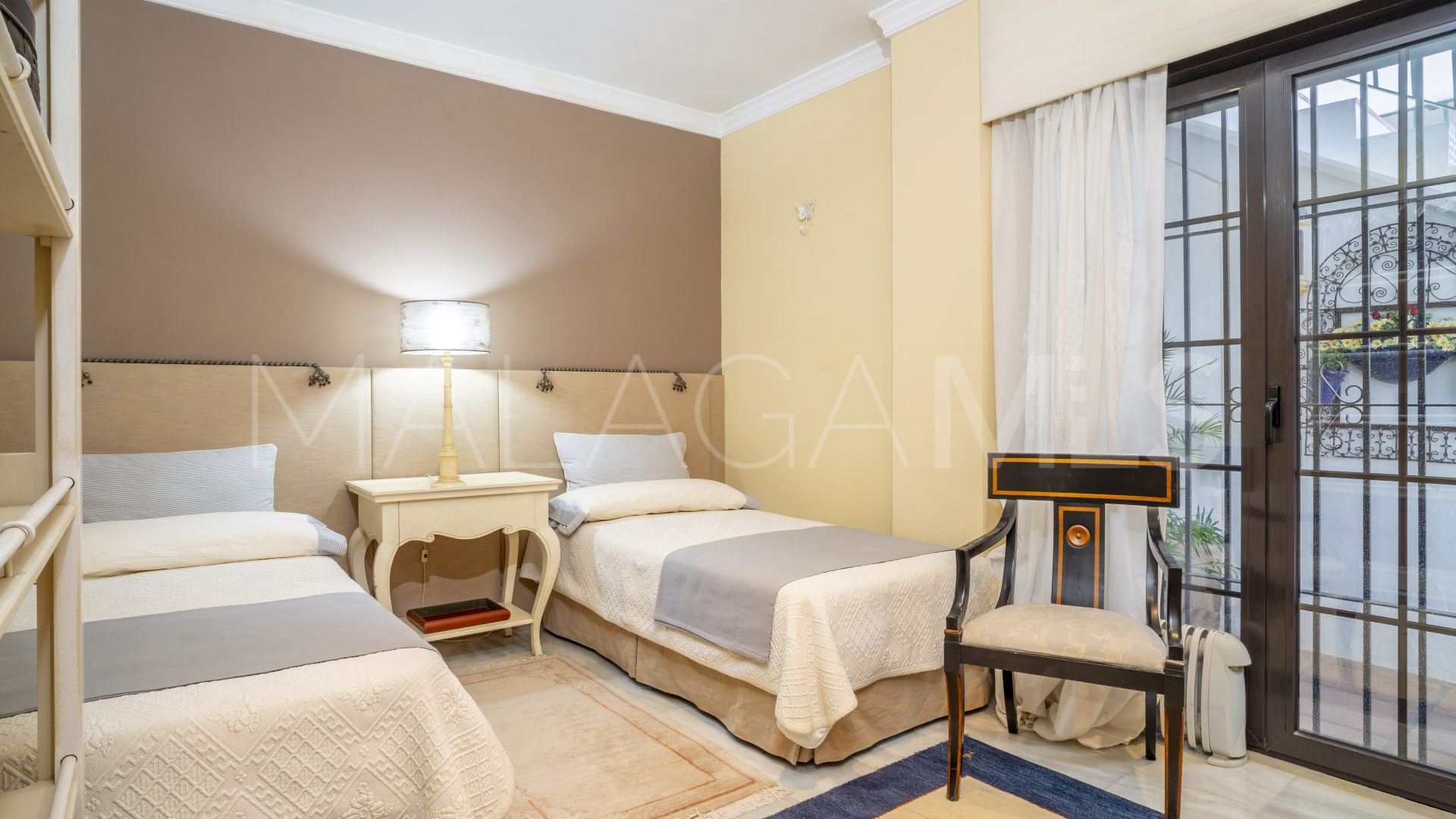 Aldea Blanca, apartamento planta baja a la venta de 3 bedrooms