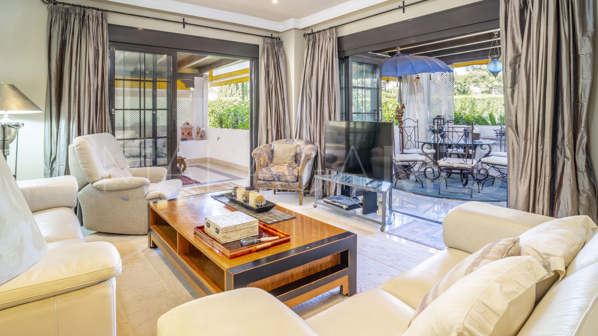 Aldea Blanca, apartamento planta baja a la venta de 3 bedrooms