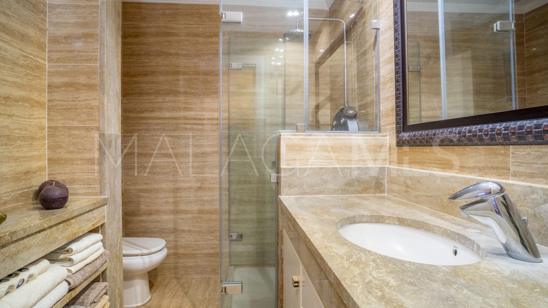 Aldea Blanca, apartamento planta baja a la venta de 3 bedrooms