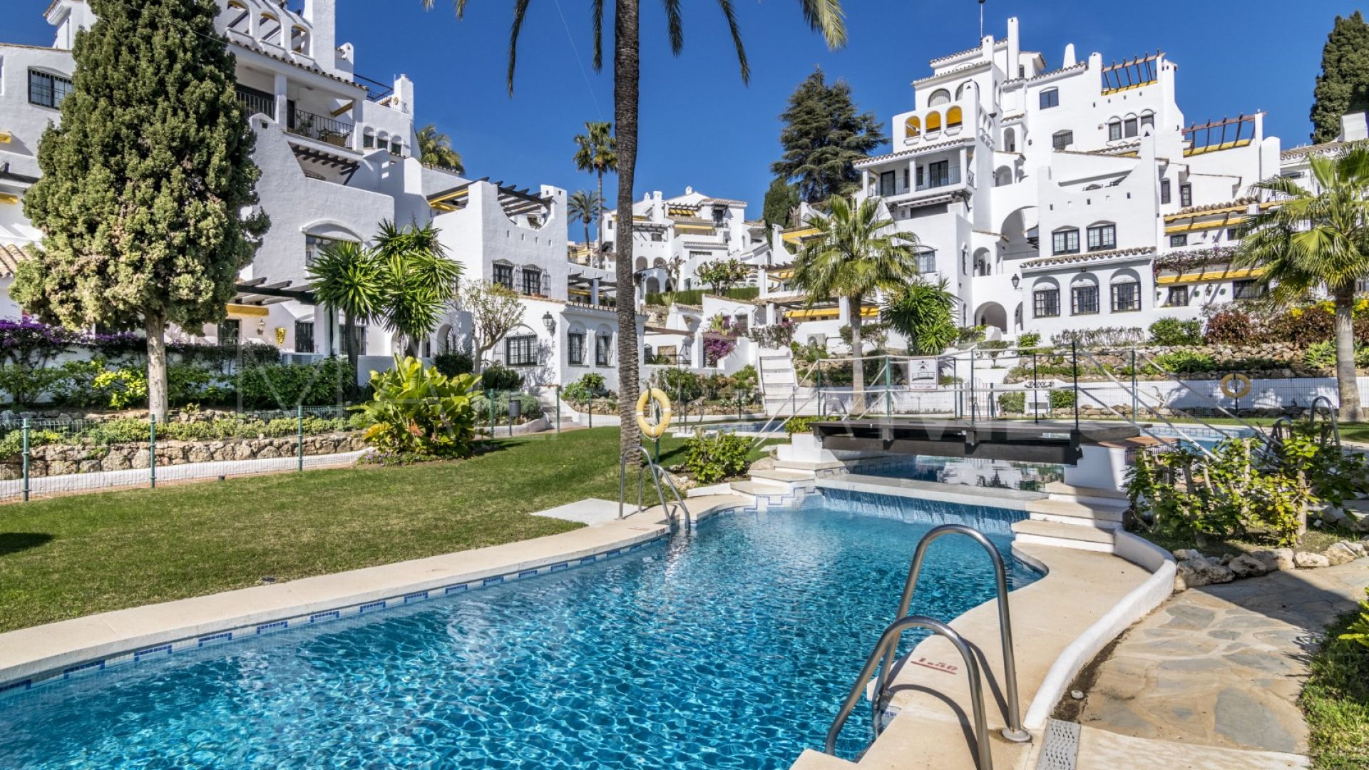 Aldea Blanca, apartamento planta baja a la venta de 3 bedrooms