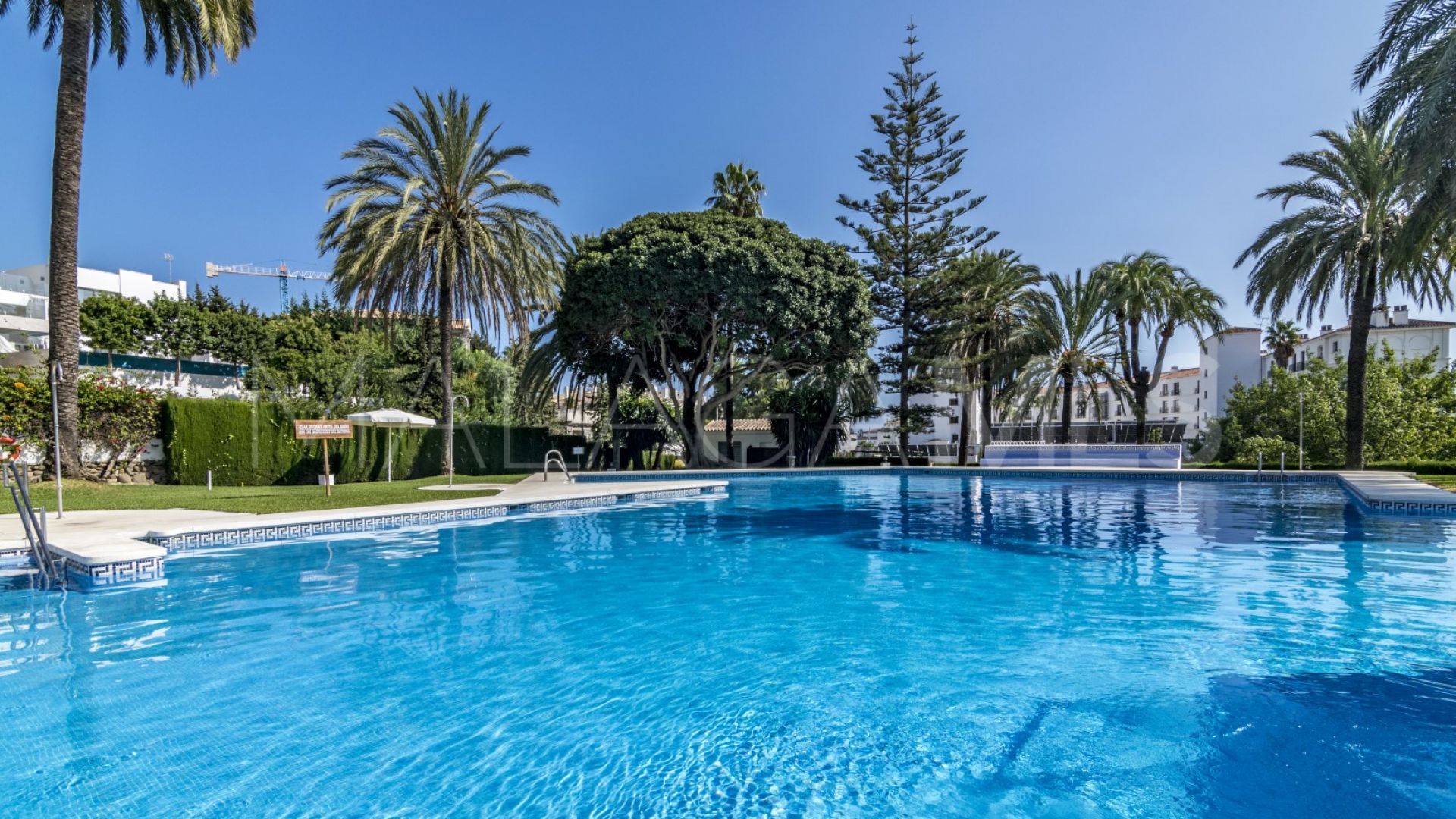 Erdgeschosswohnung for sale in Andalucia Garden Suites