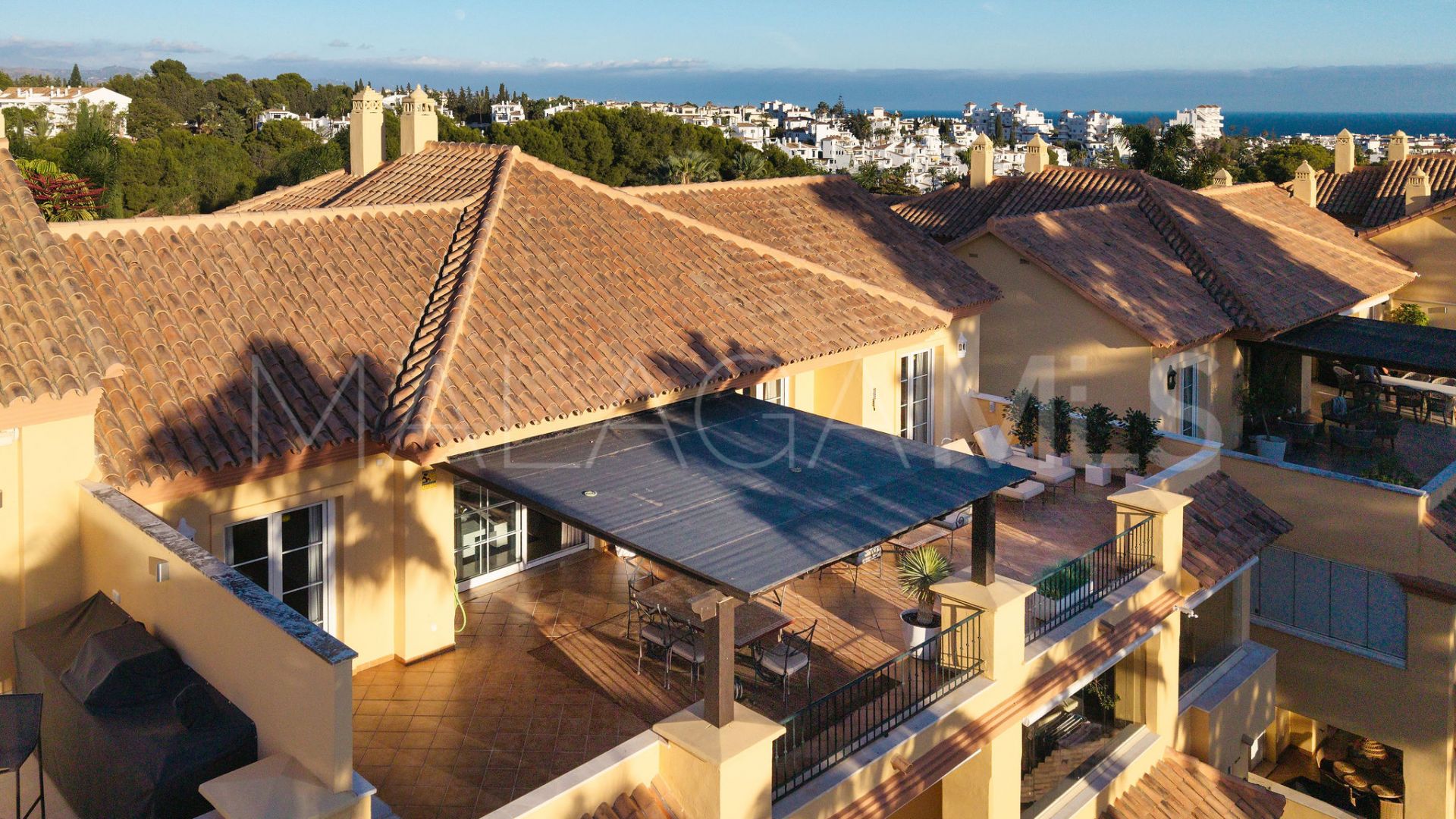 Takvåning for sale in Cumbres del Rodeo