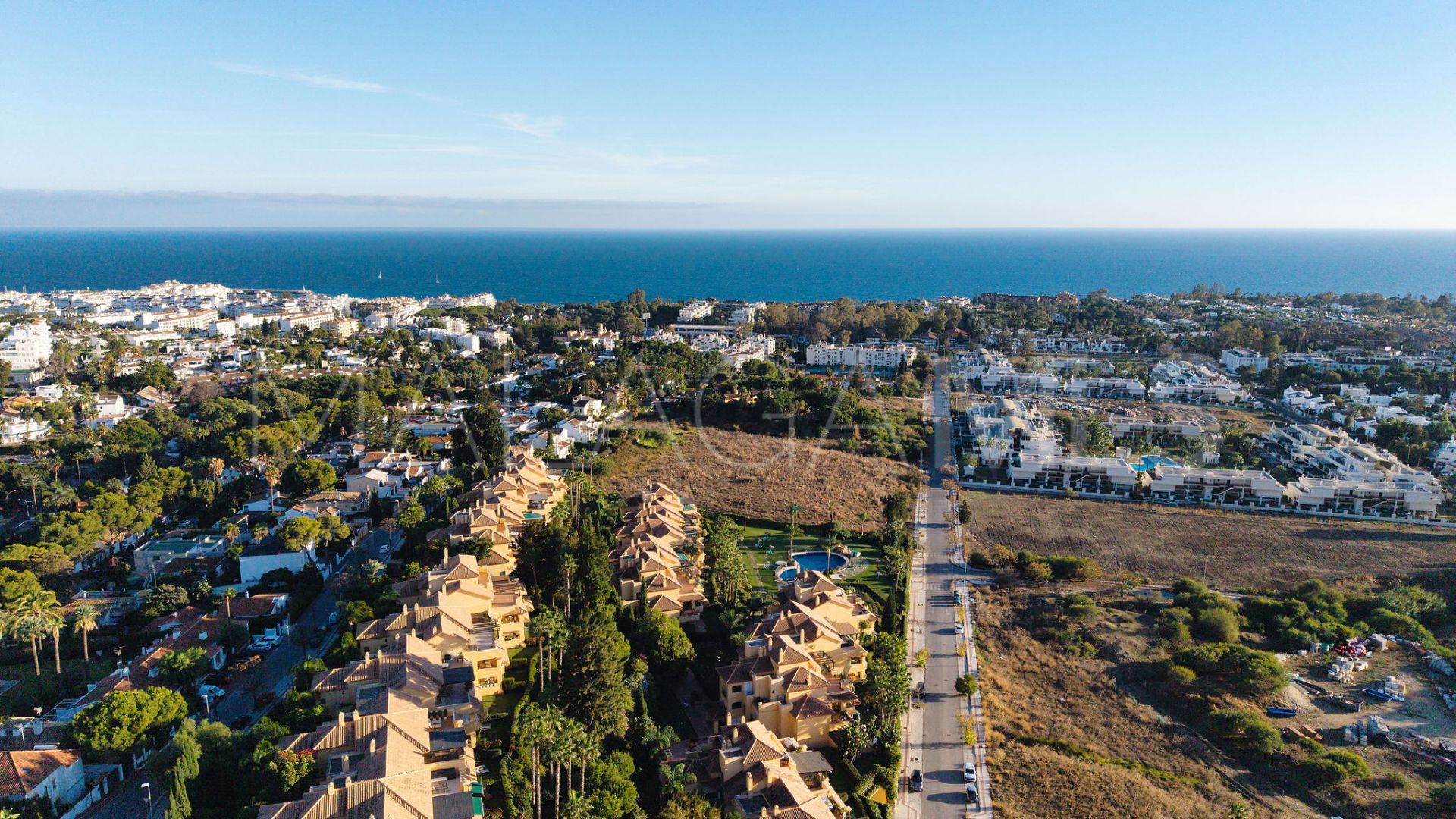 Takvåning for sale in Cumbres del Rodeo