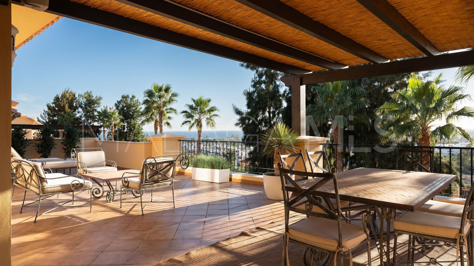 Takvåning for sale in Cumbres del Rodeo