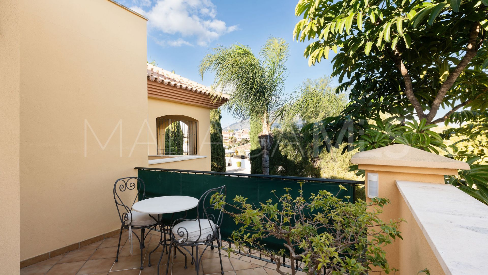 Takvåning for sale in Cumbres del Rodeo