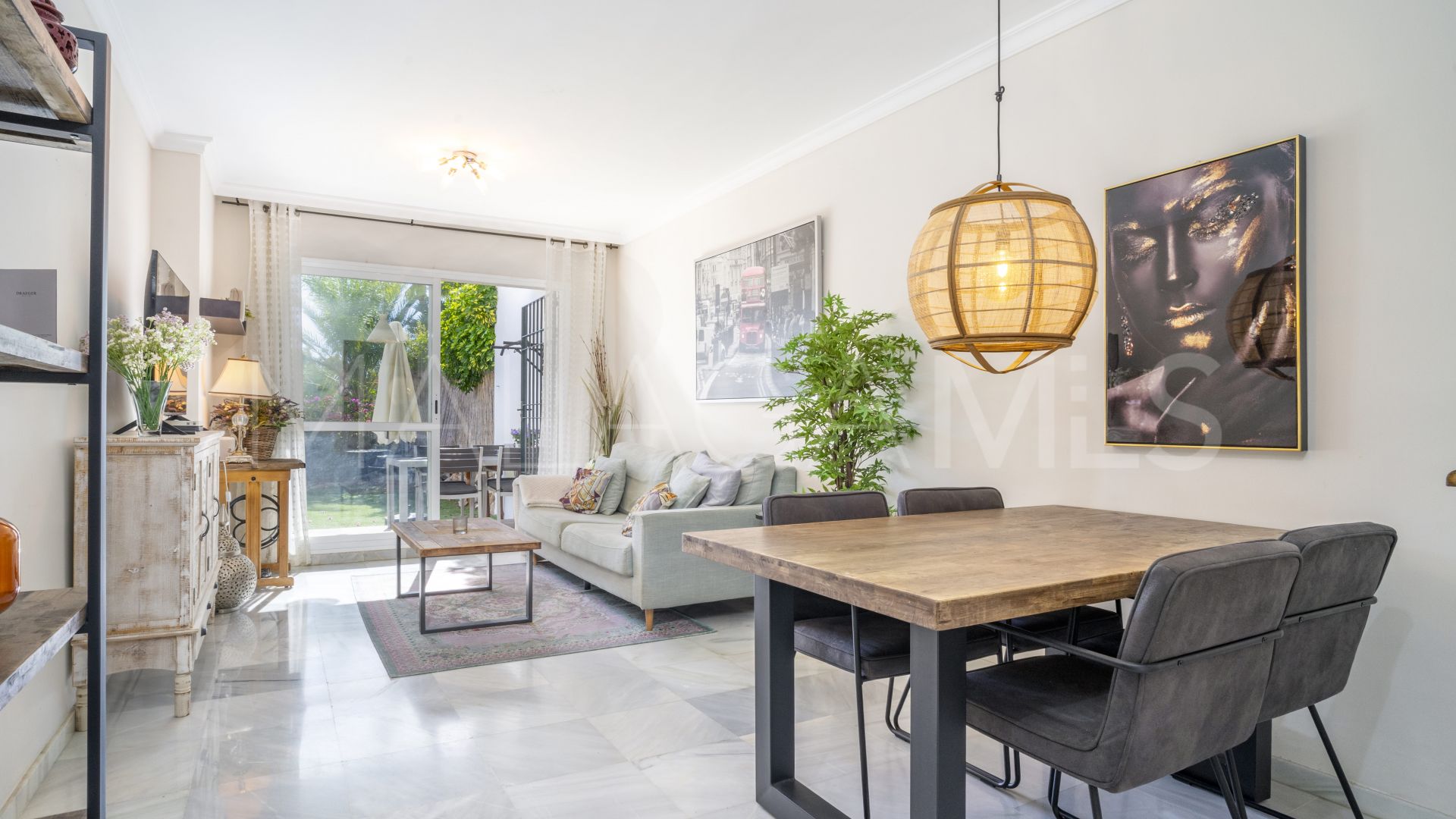 Buy apartamento planta baja with 2 bedrooms in Señorio de Gonzaga