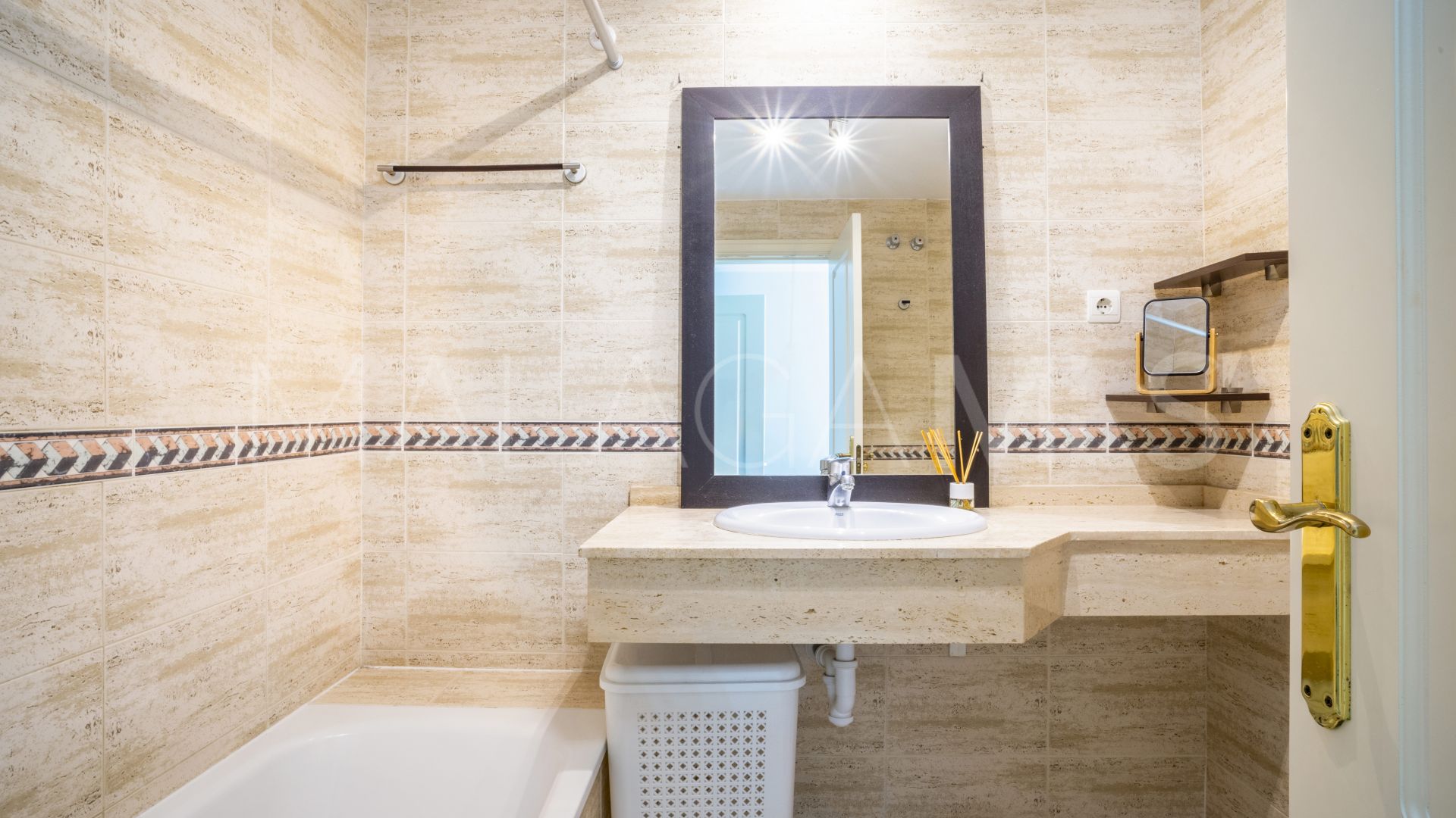 Buy apartamento planta baja with 2 bedrooms in Señorio de Gonzaga