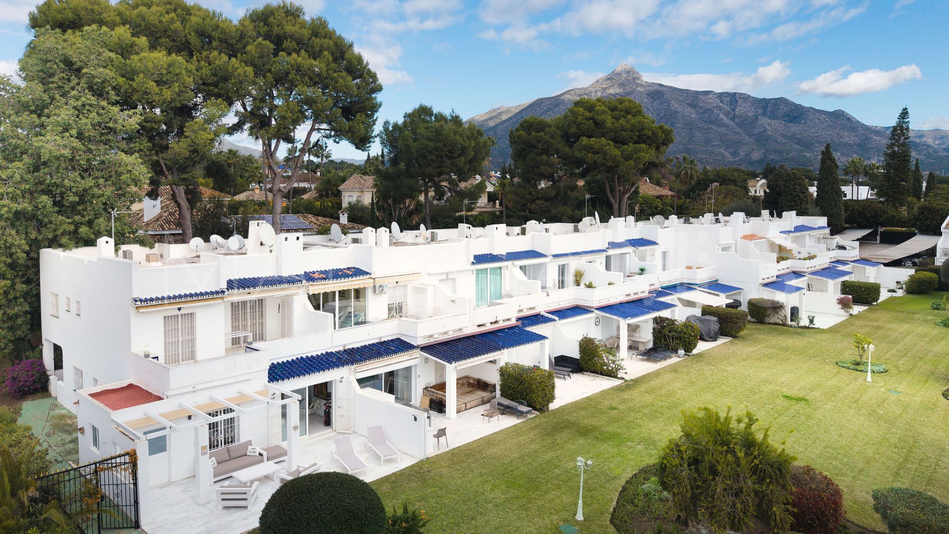 For sale La Rinconada ground floor apartment