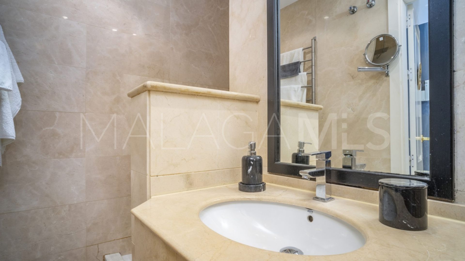 Ground floor apartment for sale in San Pedro Playa with 2 bedrooms