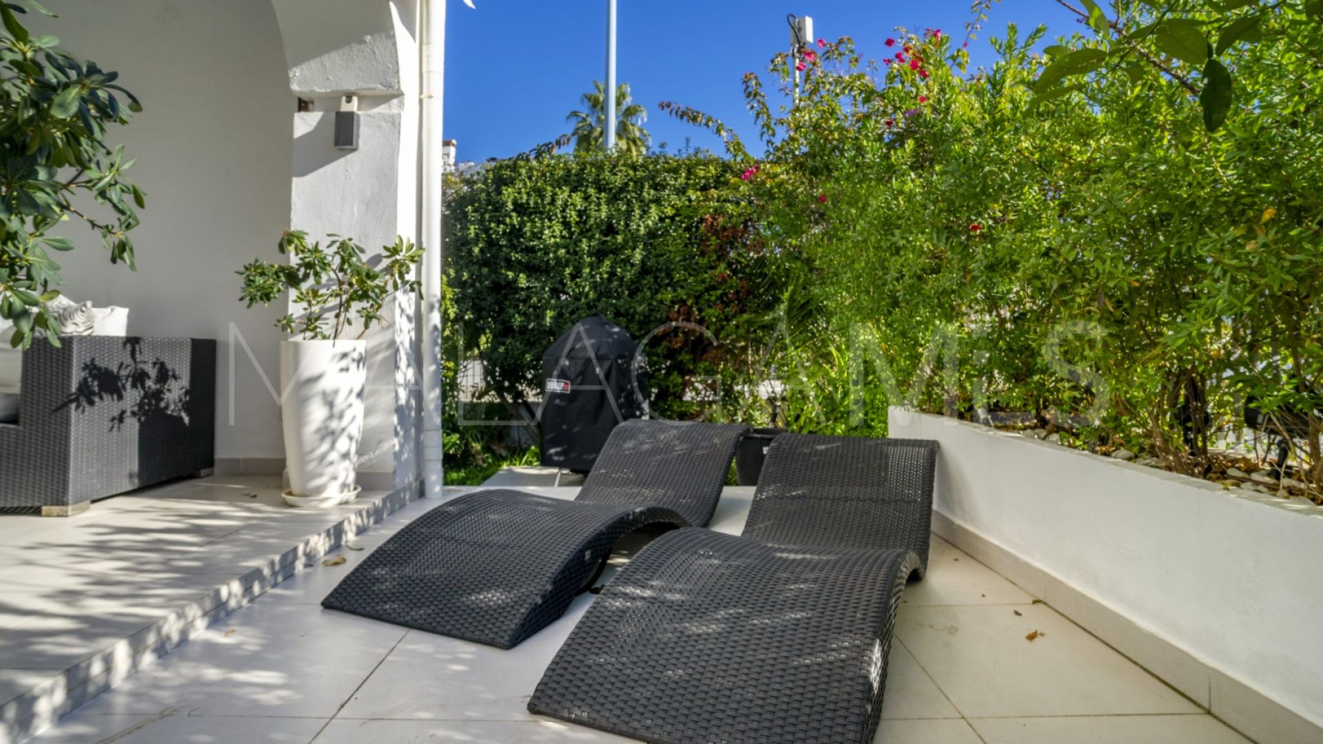 Ground floor apartment for sale in San Pedro Playa with 2 bedrooms