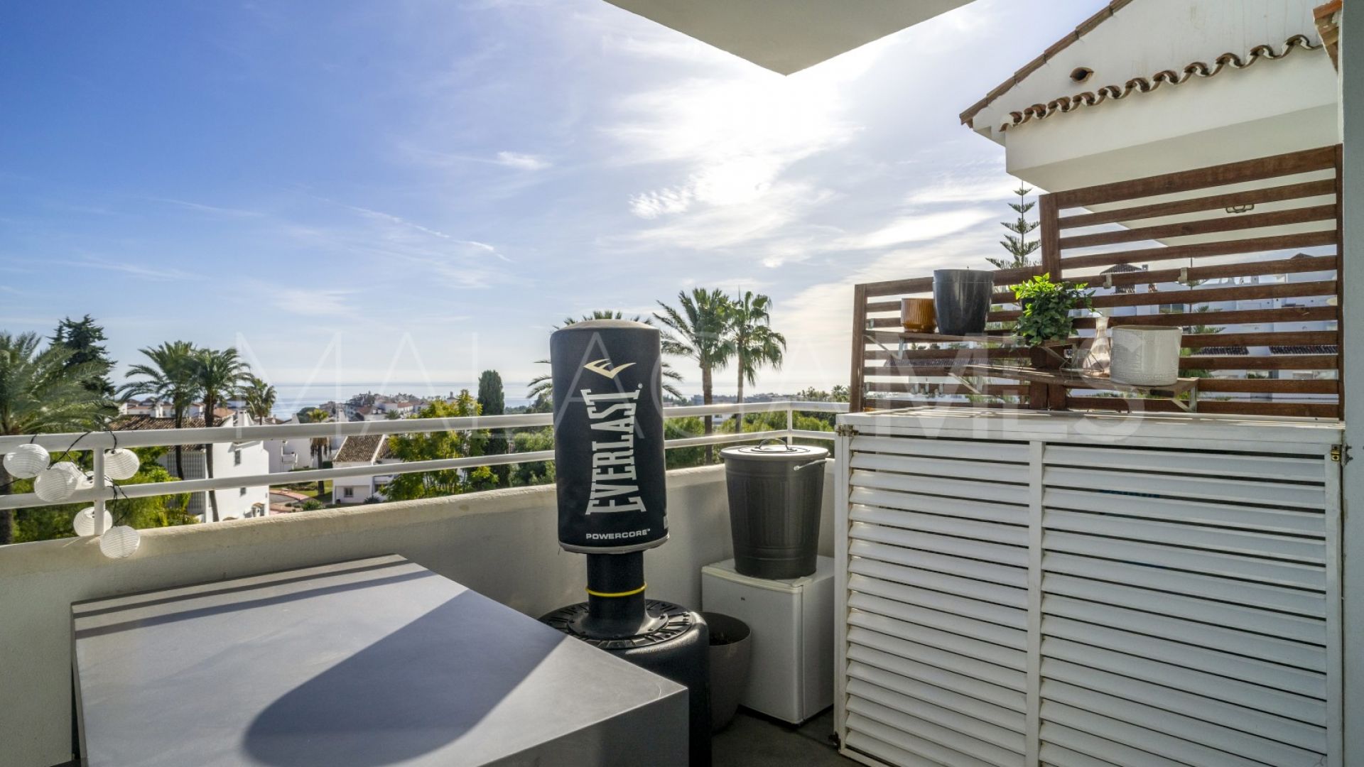 Lägenhet for sale in Royal Gardens