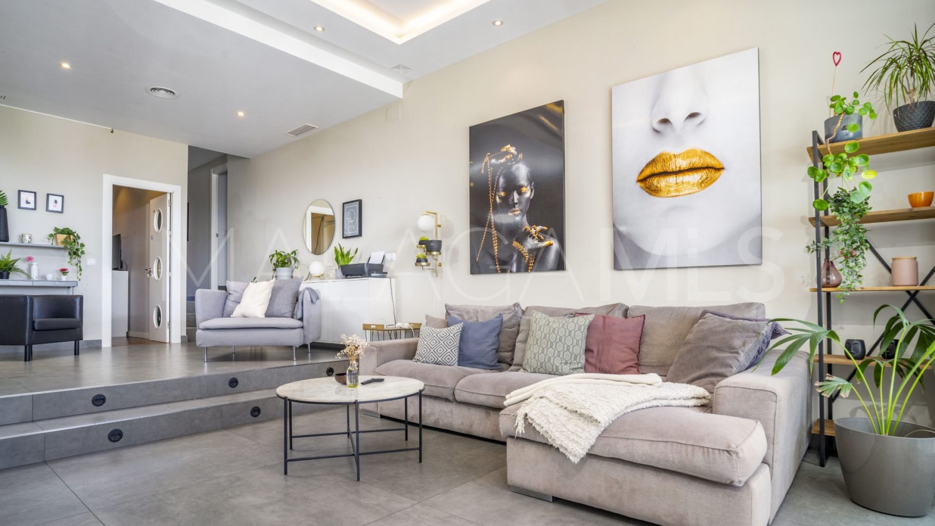 Lägenhet for sale in Royal Gardens