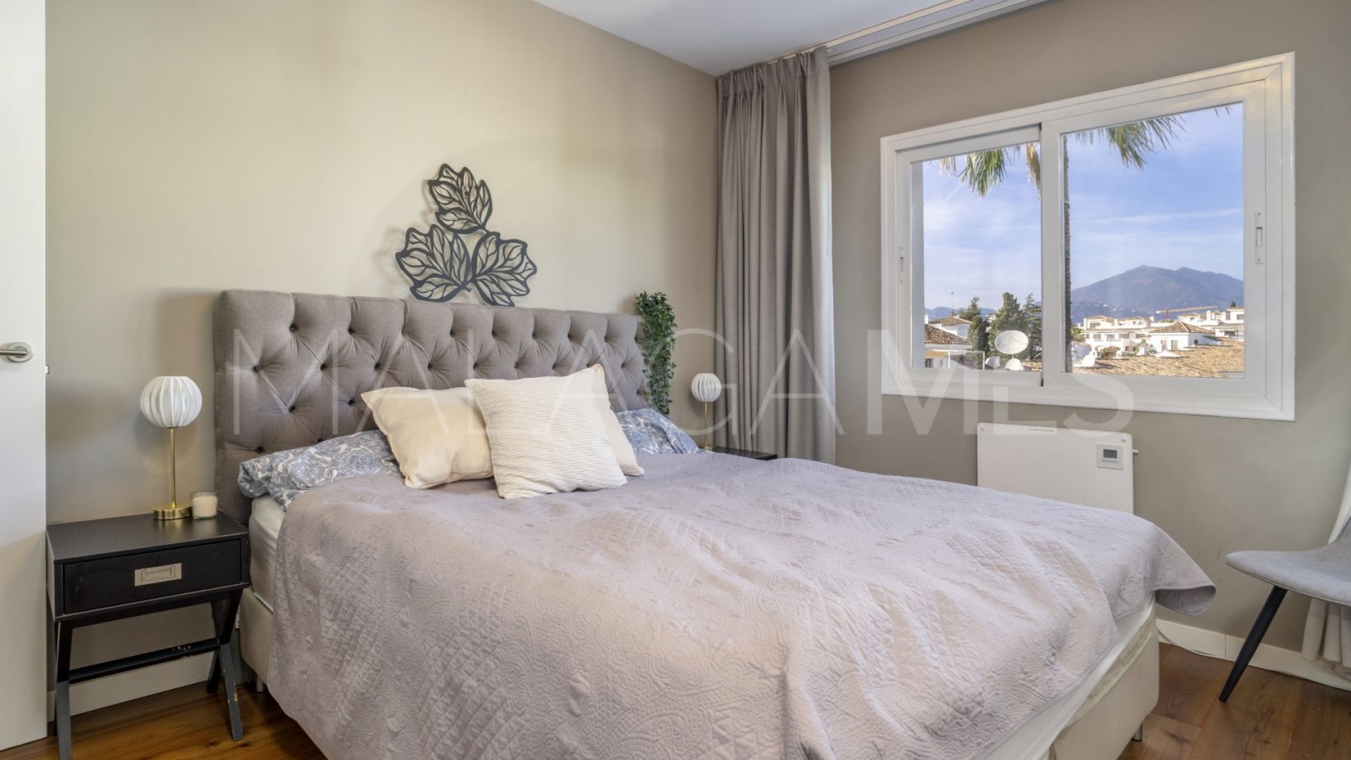 Lägenhet for sale in Royal Gardens