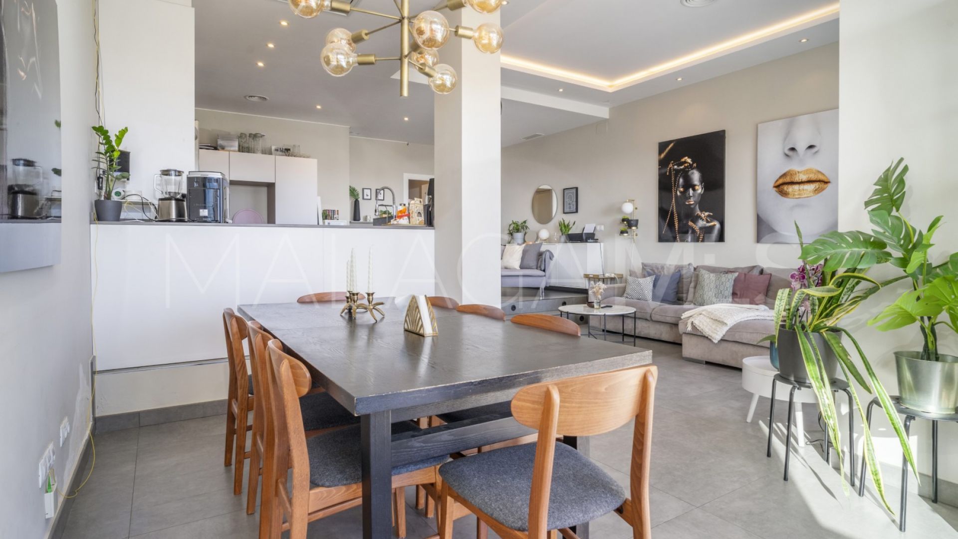 Lägenhet for sale in Royal Gardens