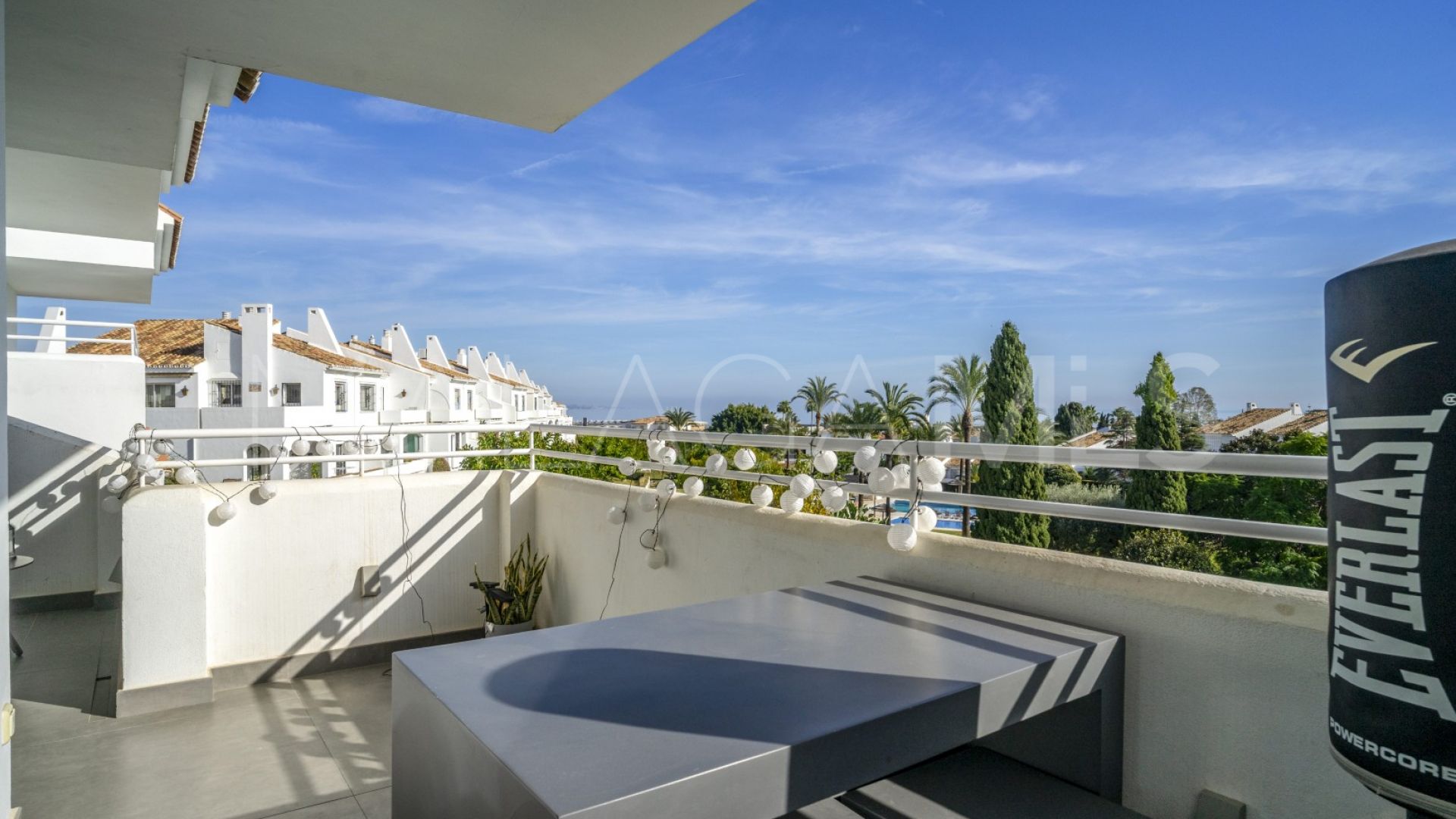 Lägenhet for sale in Royal Gardens